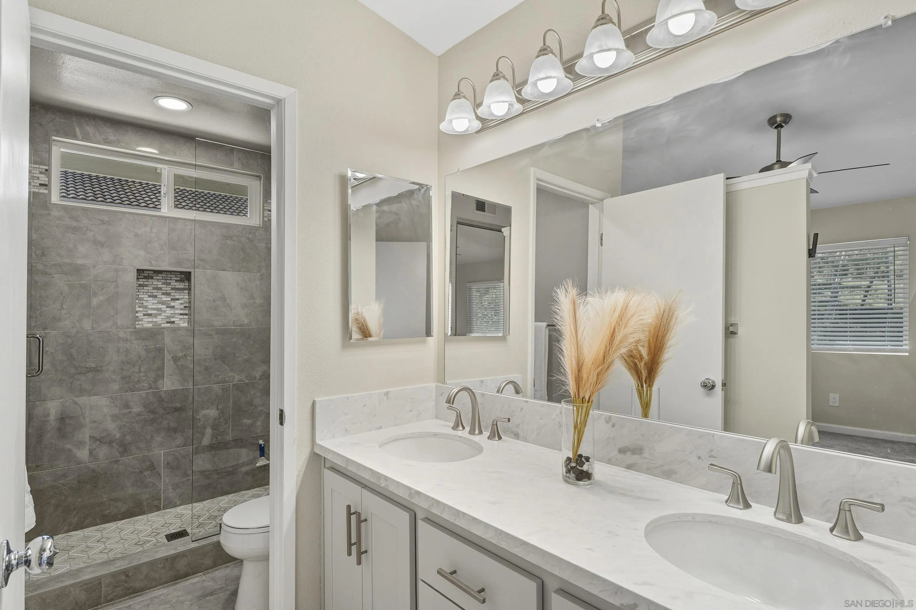 https://cdn.realtyfeed.com/cdn/127/260001760/13609cc4259c73f8152e97d6fd179a1d.webp
