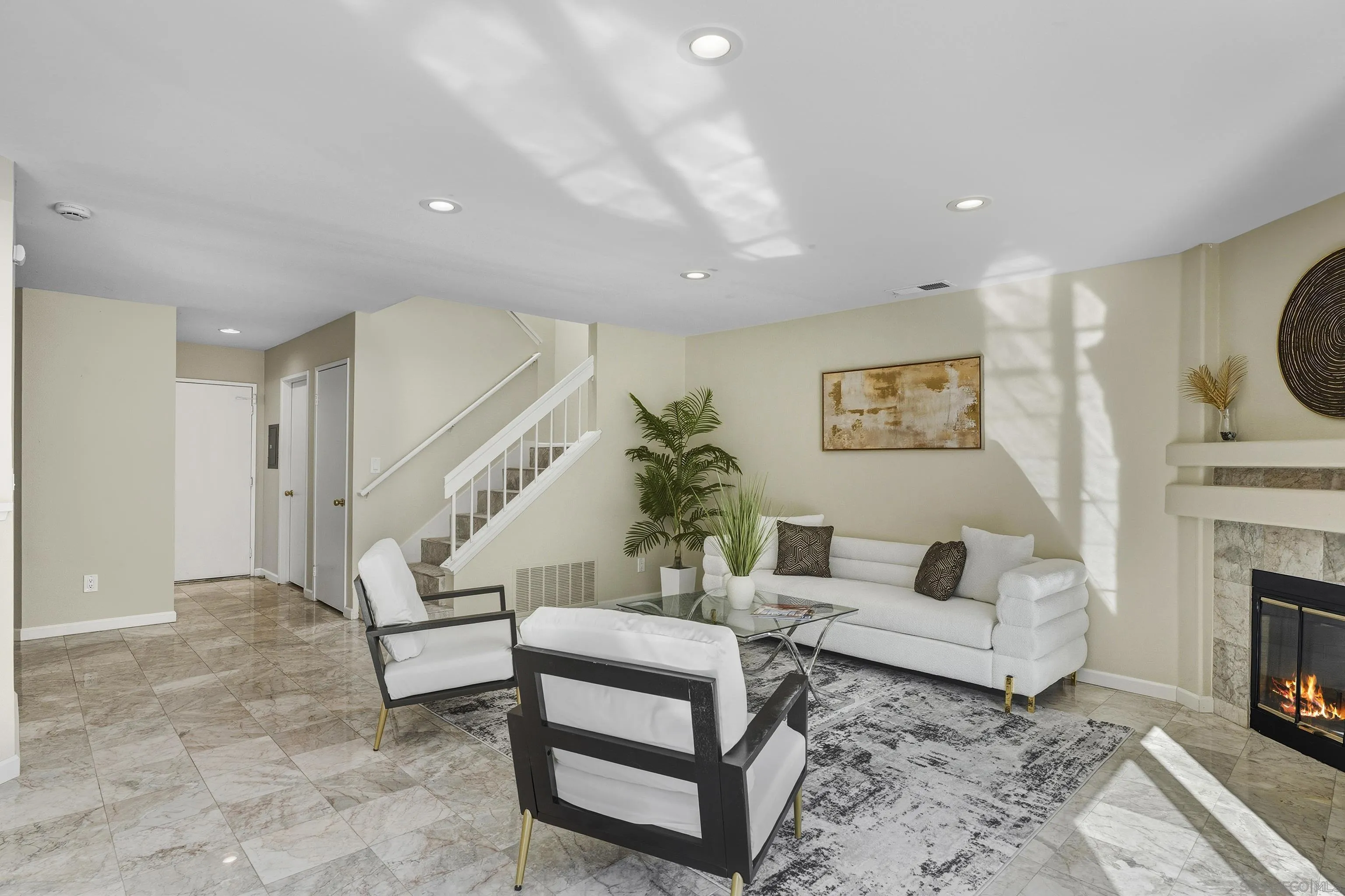https://cdn.realtyfeed.com/cdn/127/260001760/14f1c34ab69105df655c532b2cef2eb6.webp