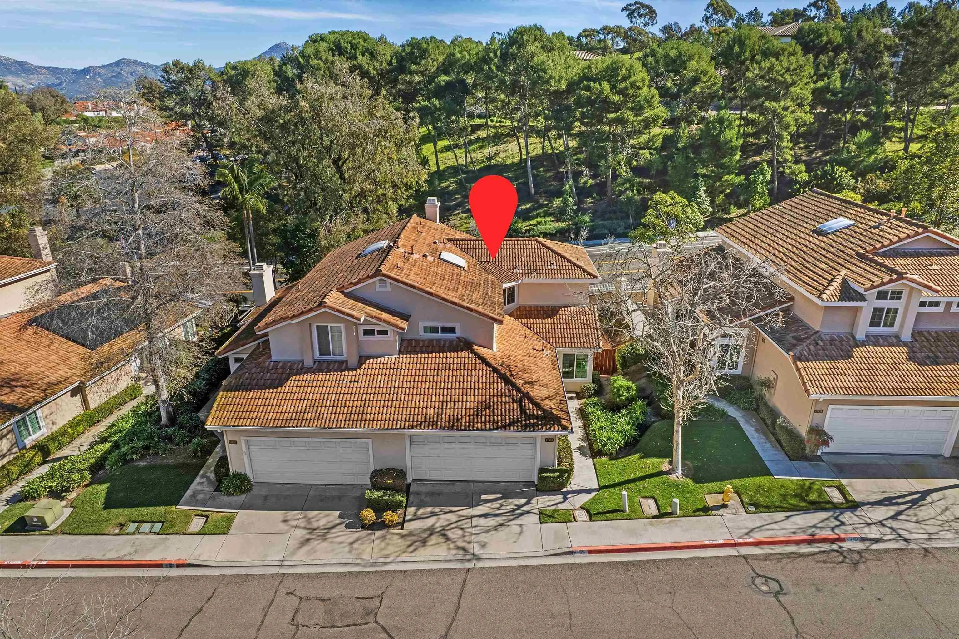 https://cdn.realtyfeed.com/cdn/127/260001760/26ec52ab42b494698e987120087f8303.webp