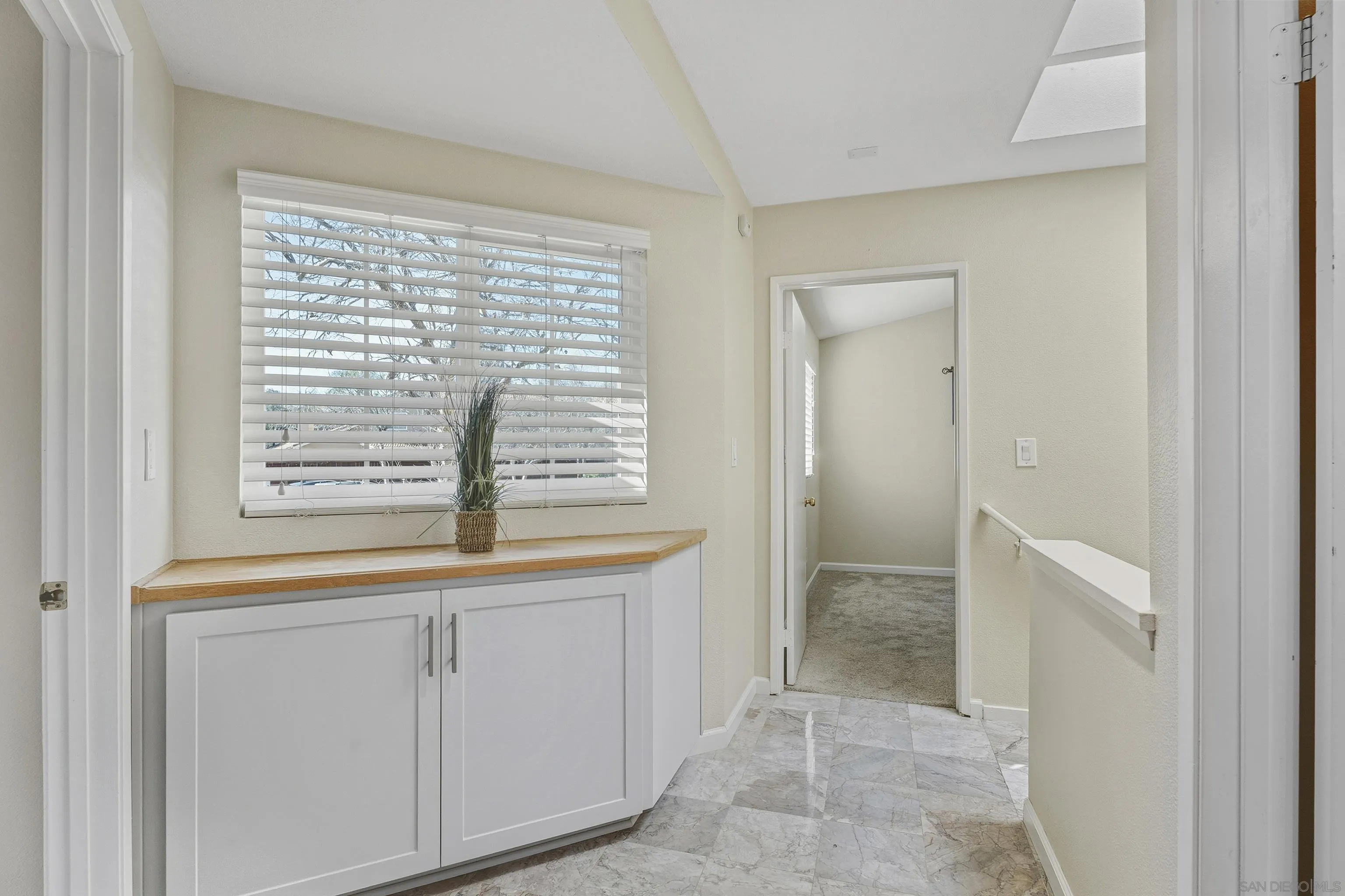 https://cdn.realtyfeed.com/cdn/127/260001760/388a2c5a4a41d75f5795e42c0086d372.webp