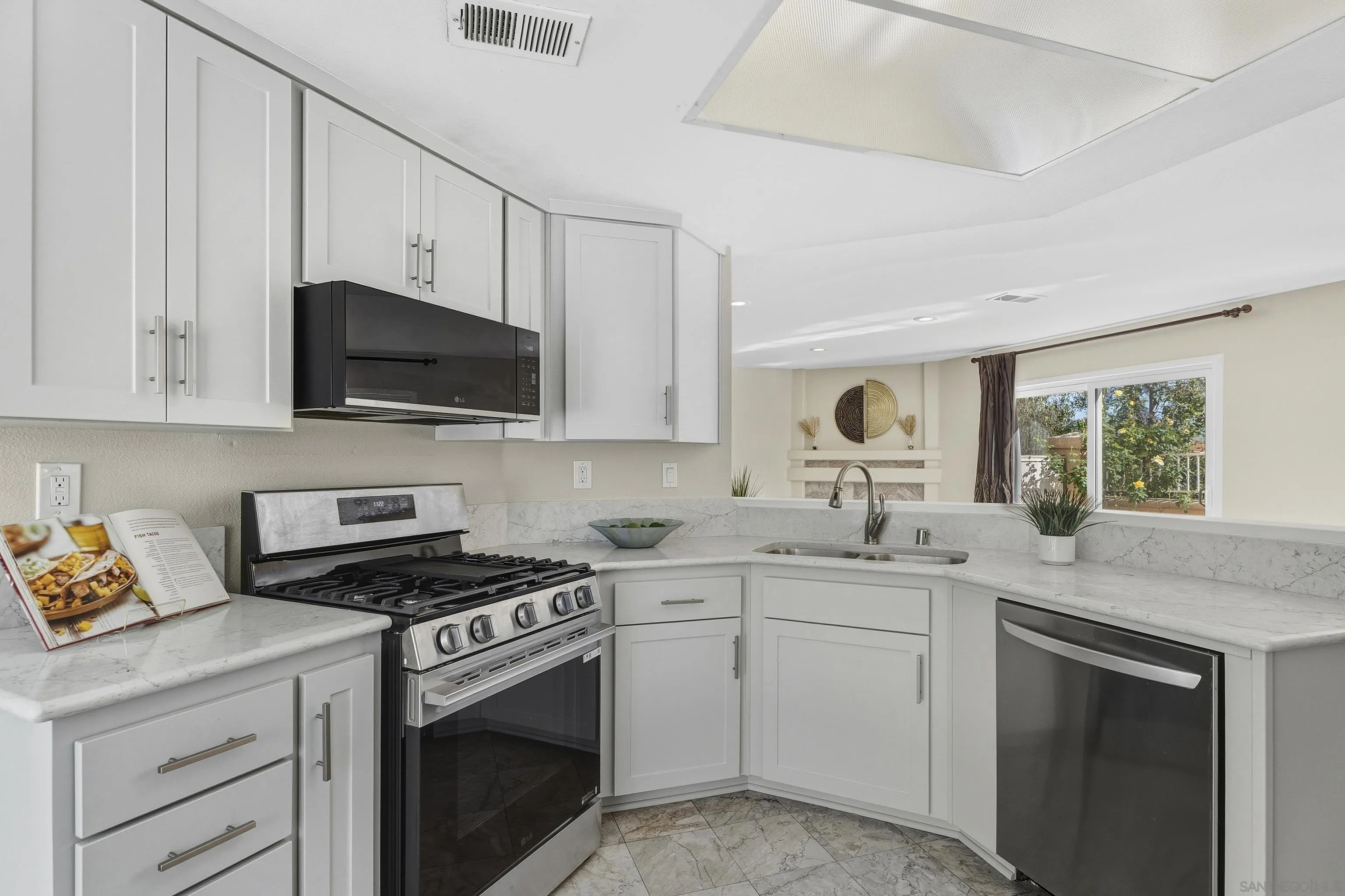 https://cdn.realtyfeed.com/cdn/127/260001760/43f02437038cce6c59cbd1eb8911714b.webp