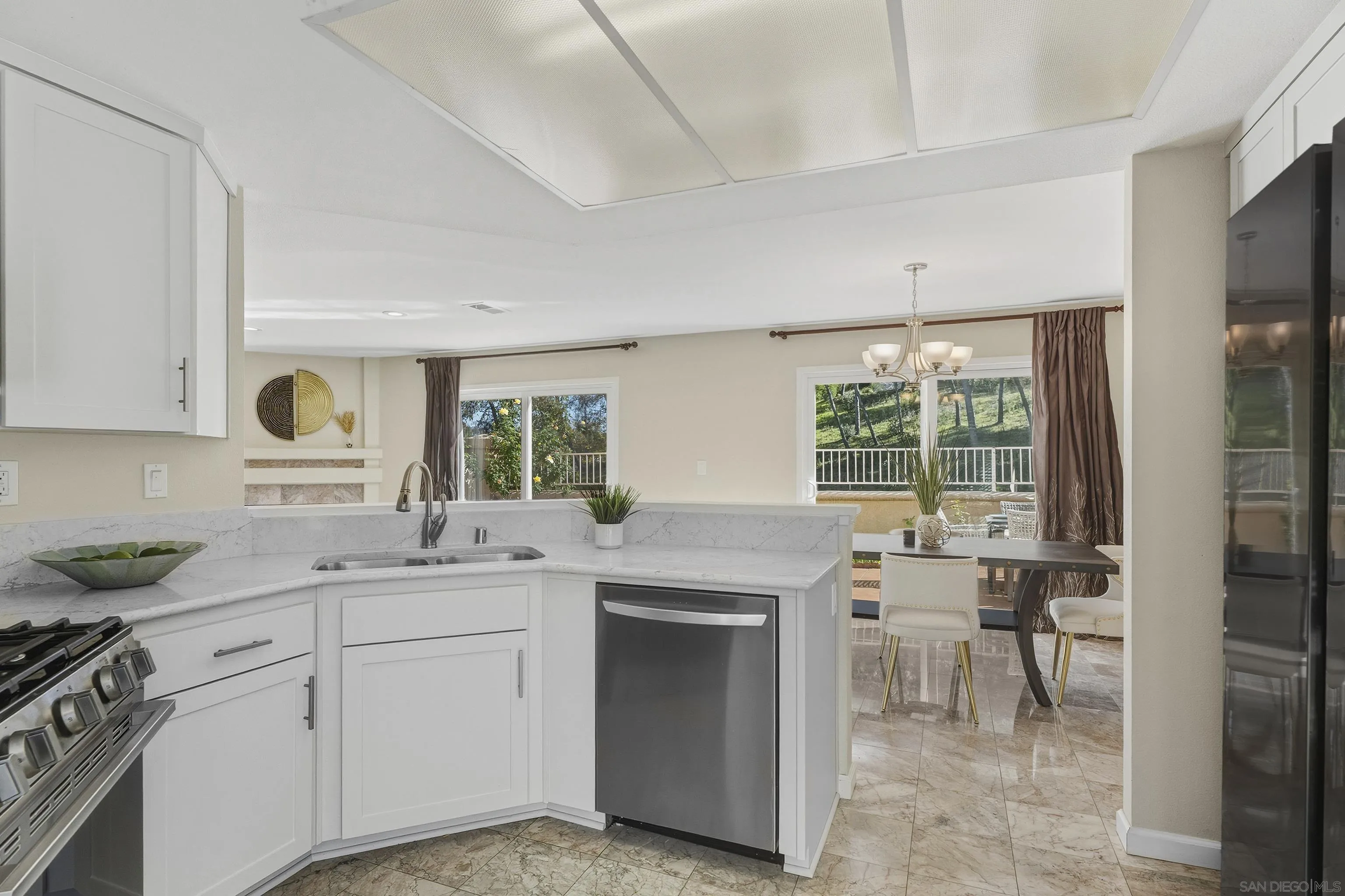 https://cdn.realtyfeed.com/cdn/127/260001760/9ae502bd61eabf43d1e0fa1ee28f7378.webp