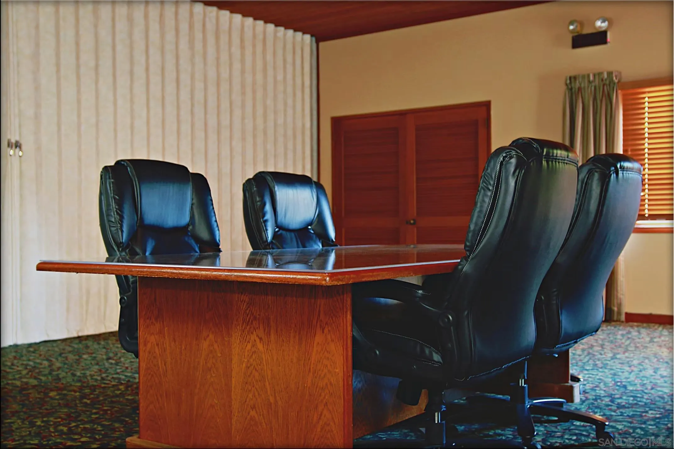 https://cdn.realtyfeed.com/cdn/127/260001760/b864695552ef66382dd36336b997ec5b.webp