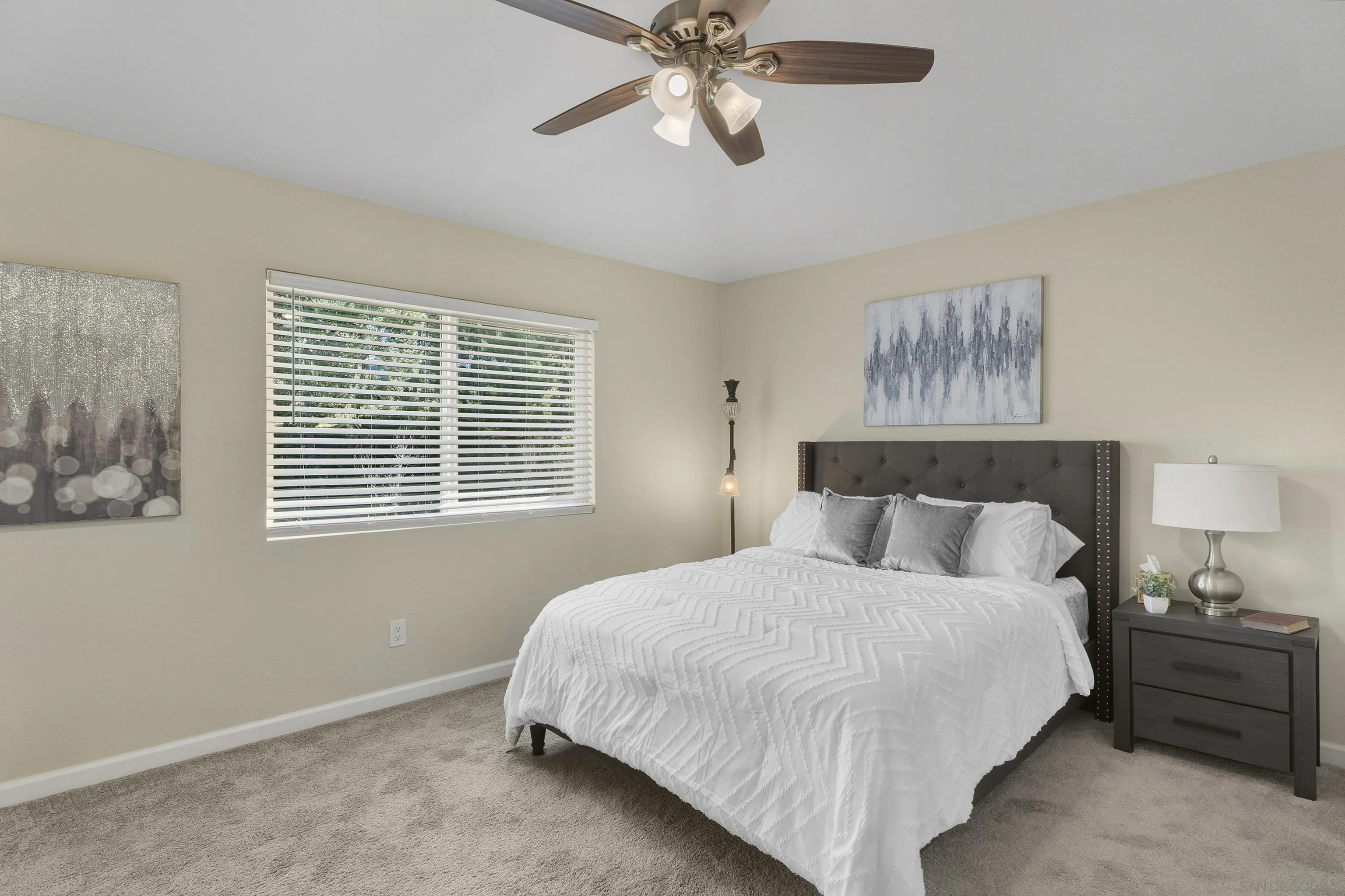https://cdn.realtyfeed.com/cdn/127/260001760/e84bf961b9d35343b4af53a4ca7eb159.webp