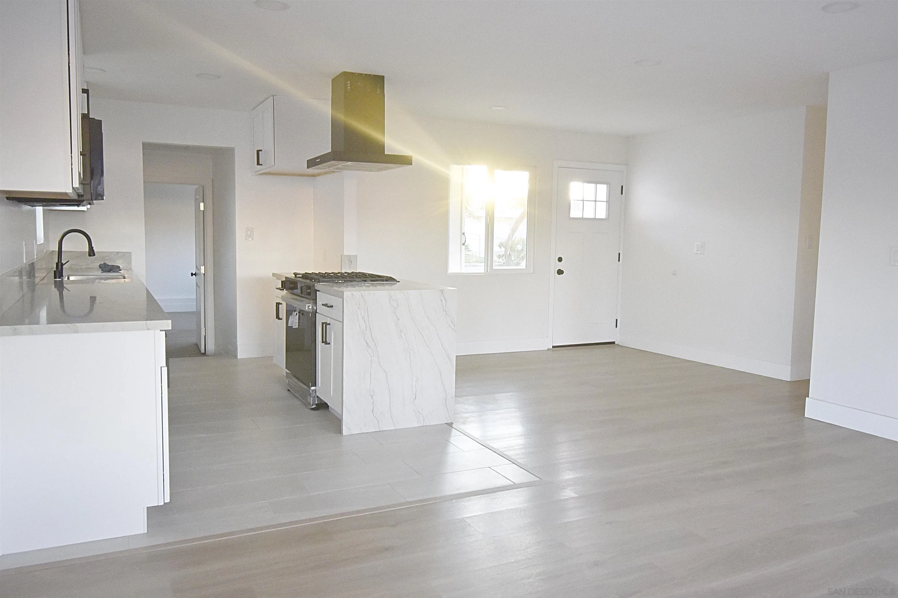 https://cdn.realtyfeed.com/cdn/127/260001761/3a8e189f5487faa5cb3162347b4f5965.webp