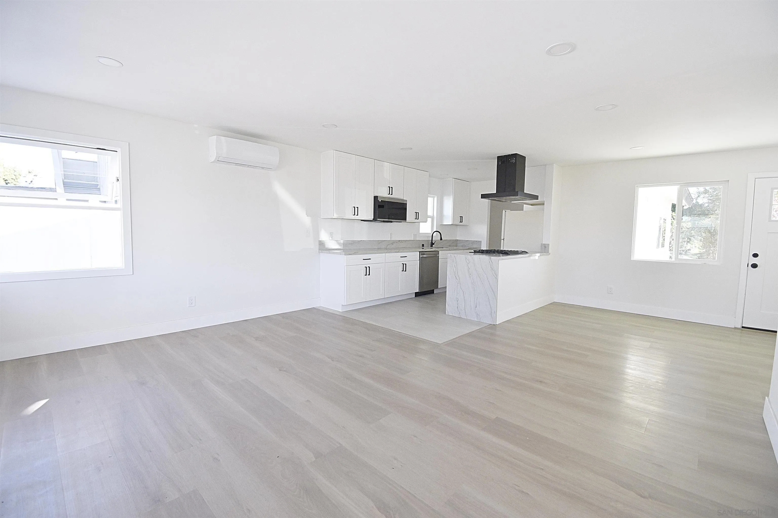 https://cdn.realtyfeed.com/cdn/127/260001761/fa63e5e8732f1486e02024f5a0f8cb56.webp