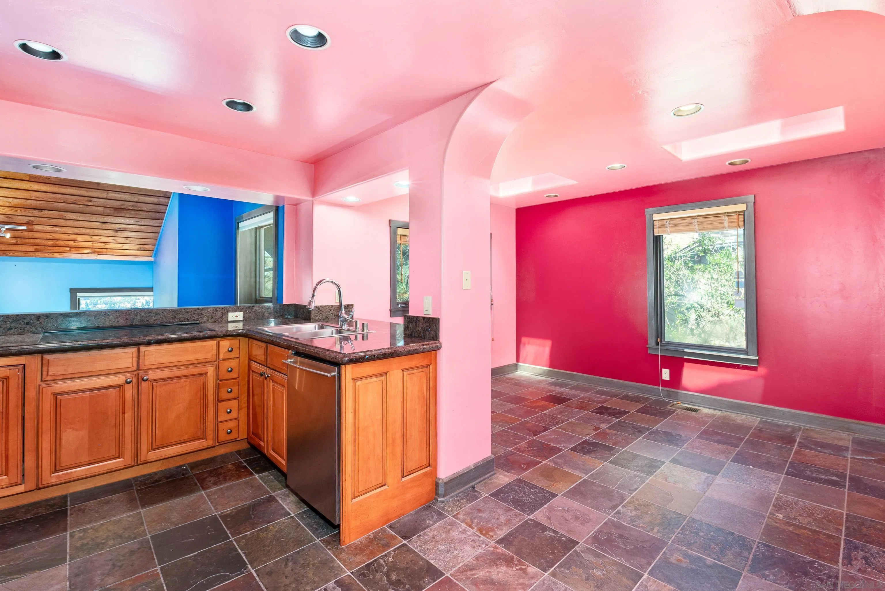 https://cdn.realtyfeed.com/cdn/127/260001766/6911c142adbb732cf9ac0cf83626f90a.webp