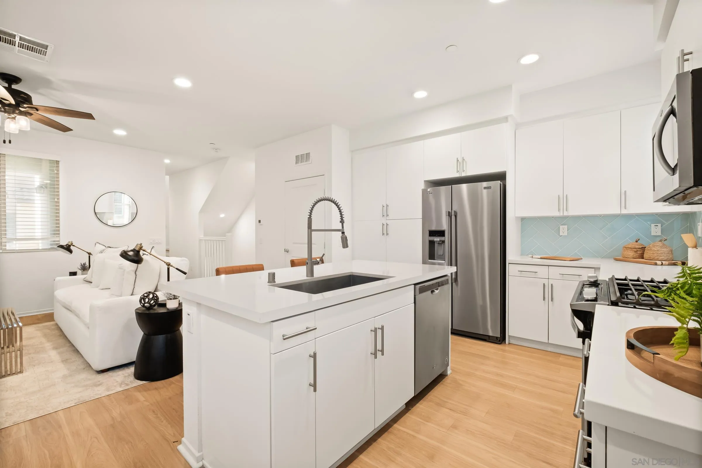 Photo #2: 260001767 Listing: Photo #2