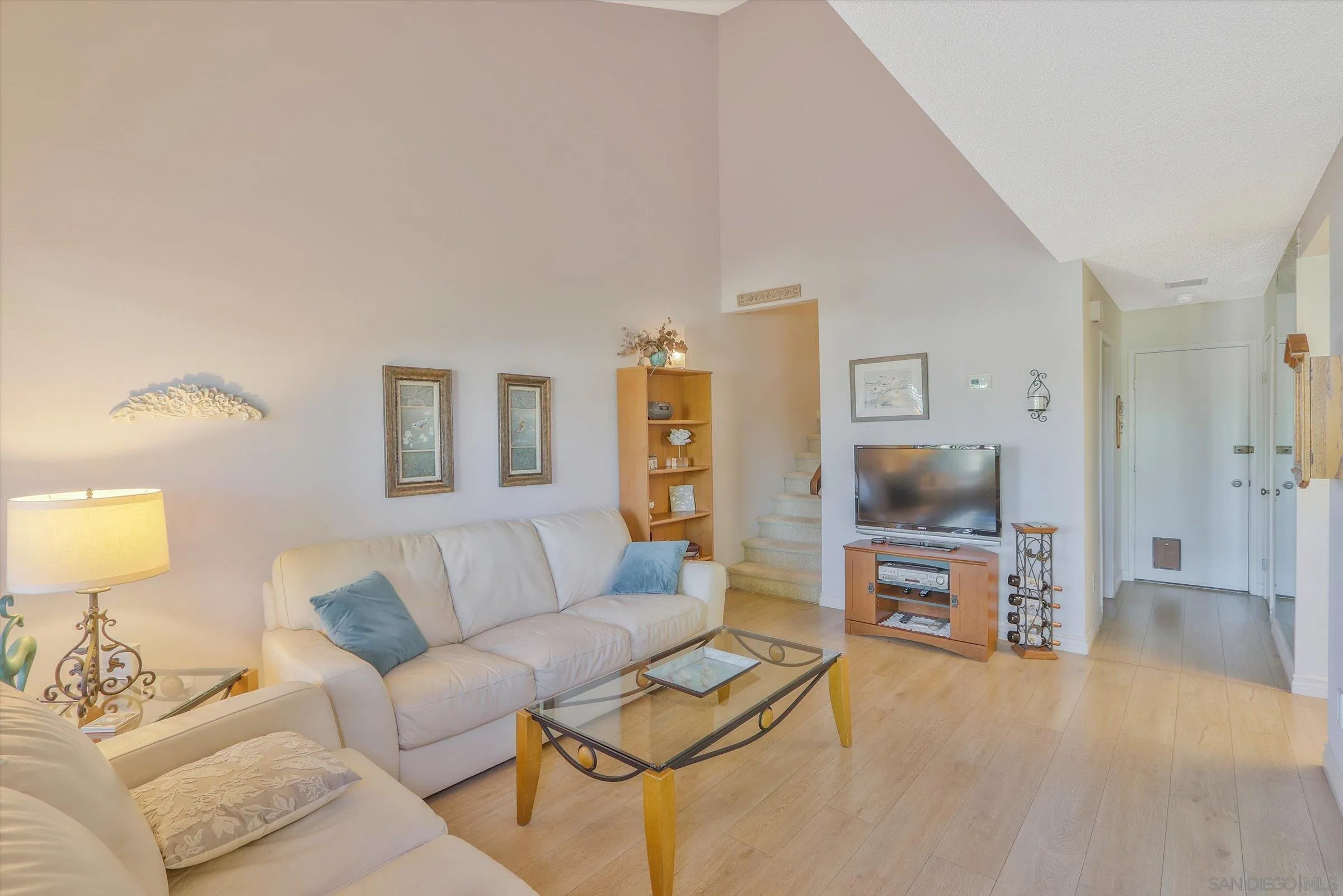 https://cdn.realtyfeed.com/cdn/127/260001770/98faece5285a1d9e3916de9680b55a6f.webp