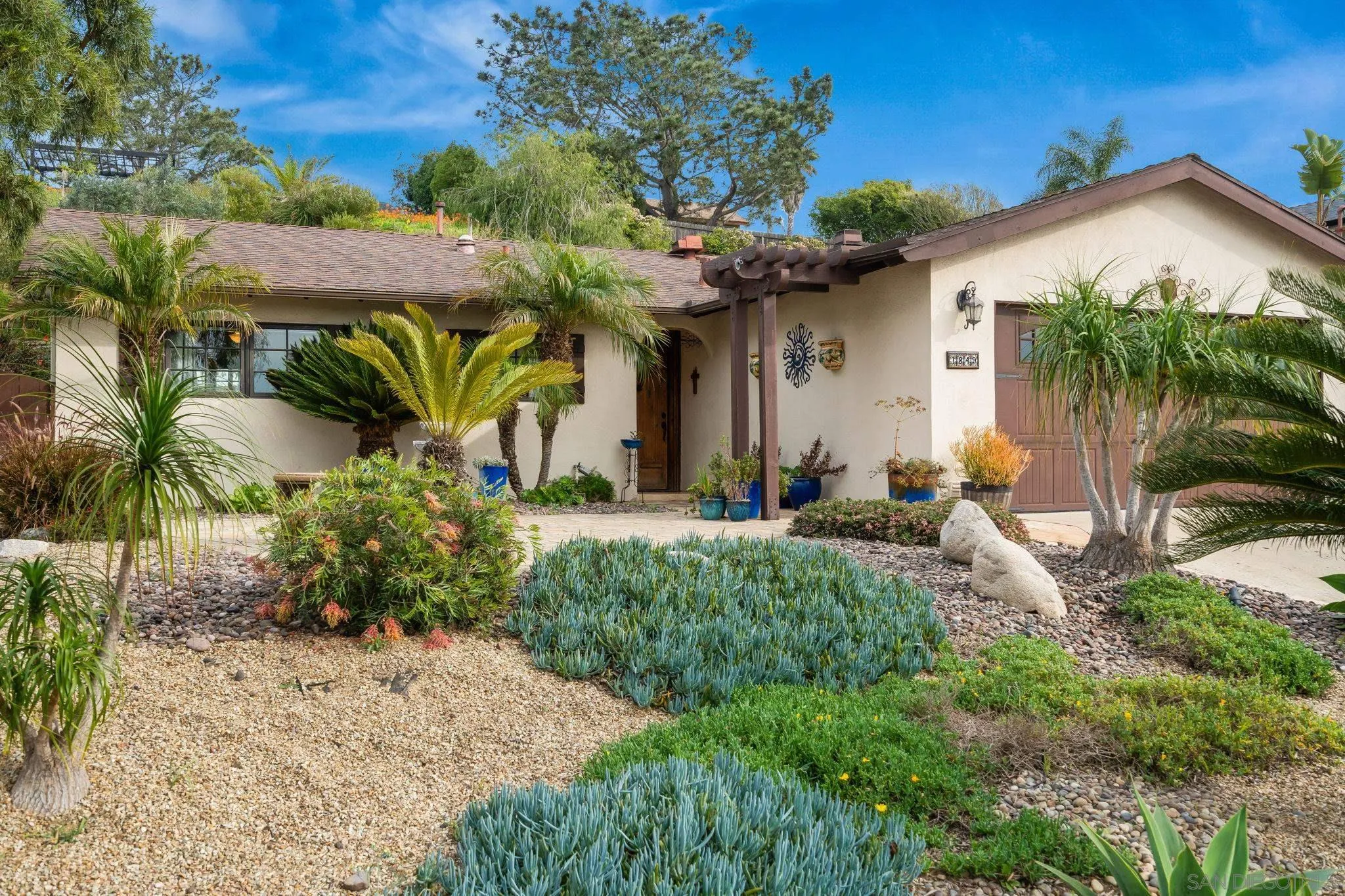 https://cdn.realtyfeed.com/cdn/127/260001771/465a415e6de1d1970501122c25fe9dad.webp