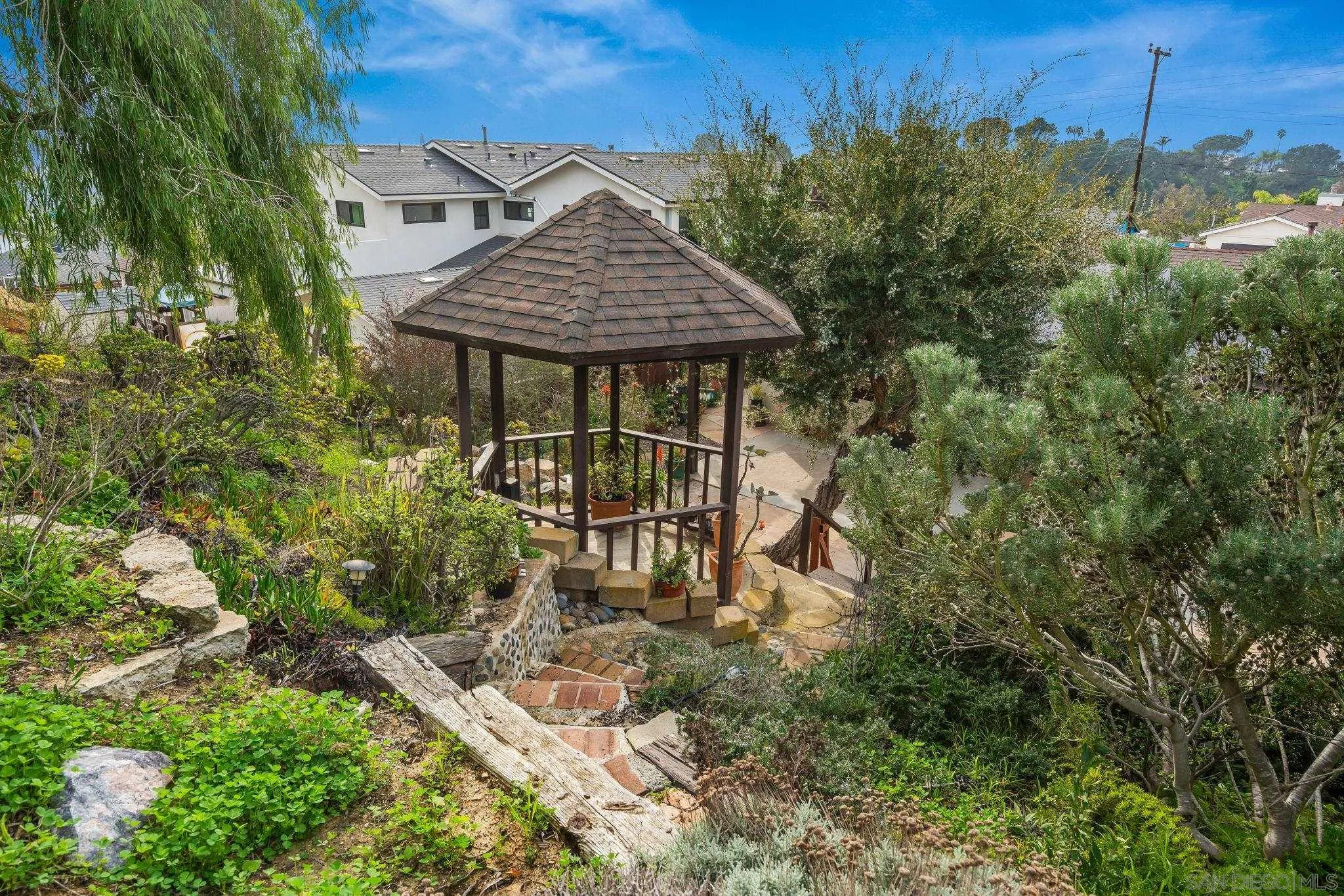 https://cdn.realtyfeed.com/cdn/127/260001771/7760b8280e84c313de9b435f5c149195.webp