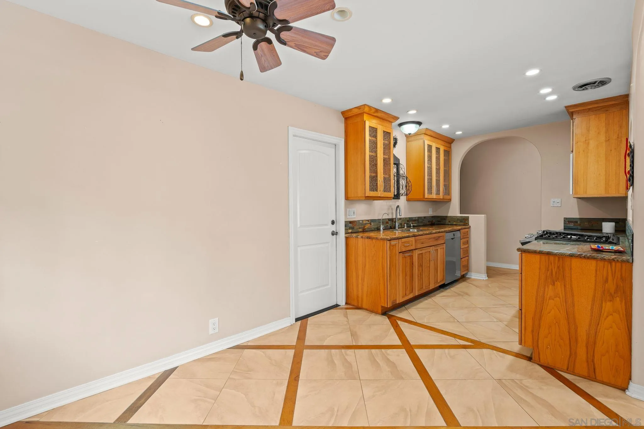 https://cdn.realtyfeed.com/cdn/127/260001771/889dba85c97c2e73c6785760cdf23b19.webp