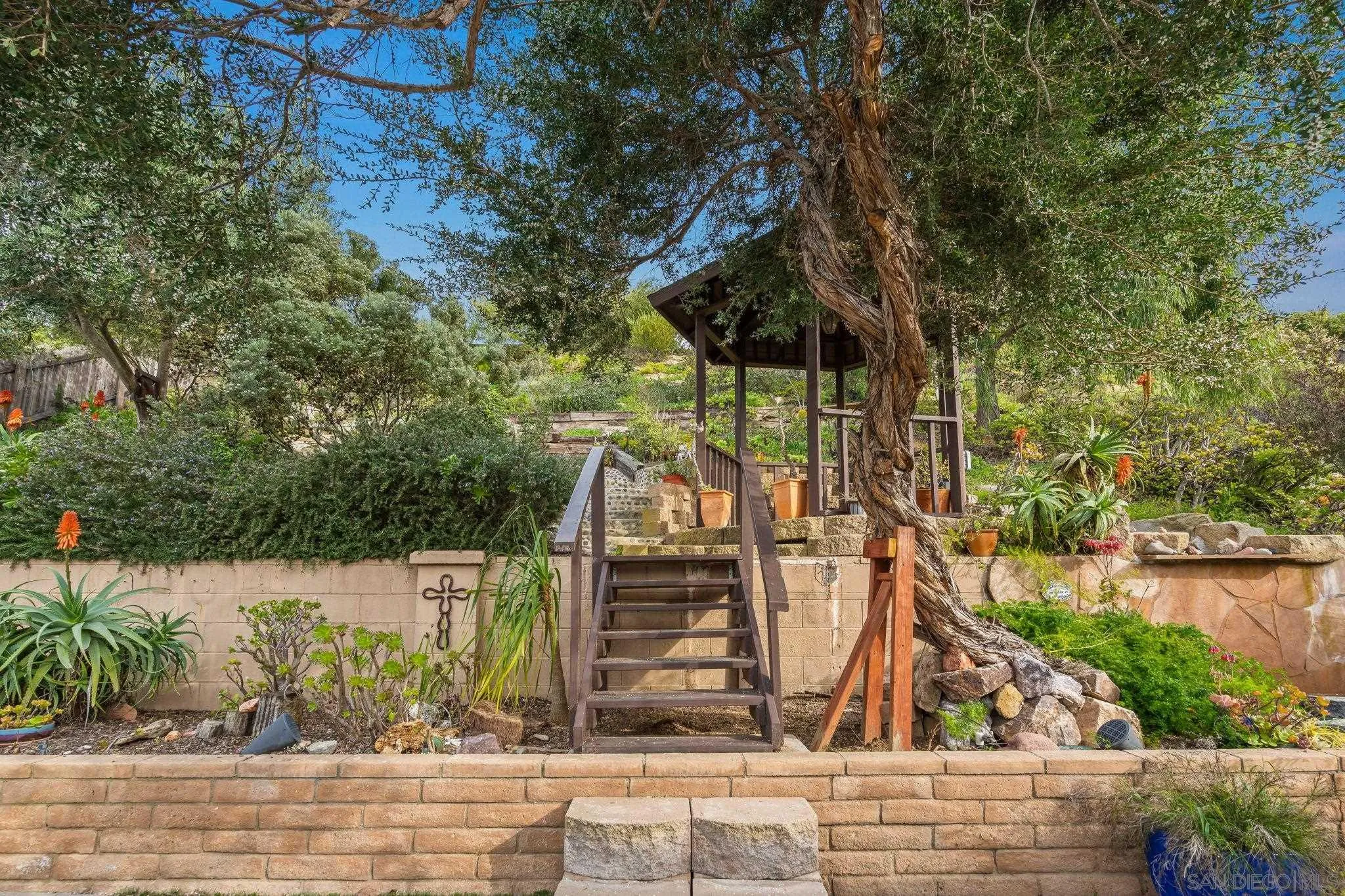 https://cdn.realtyfeed.com/cdn/127/260001771/918d71856a07cc11ae42bc00e80aa428.webp