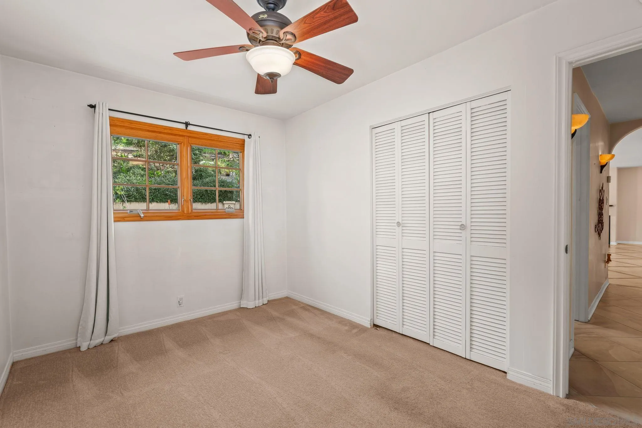 https://cdn.realtyfeed.com/cdn/127/260001771/f54dc234722755128779bdcc4d3965b5.webp