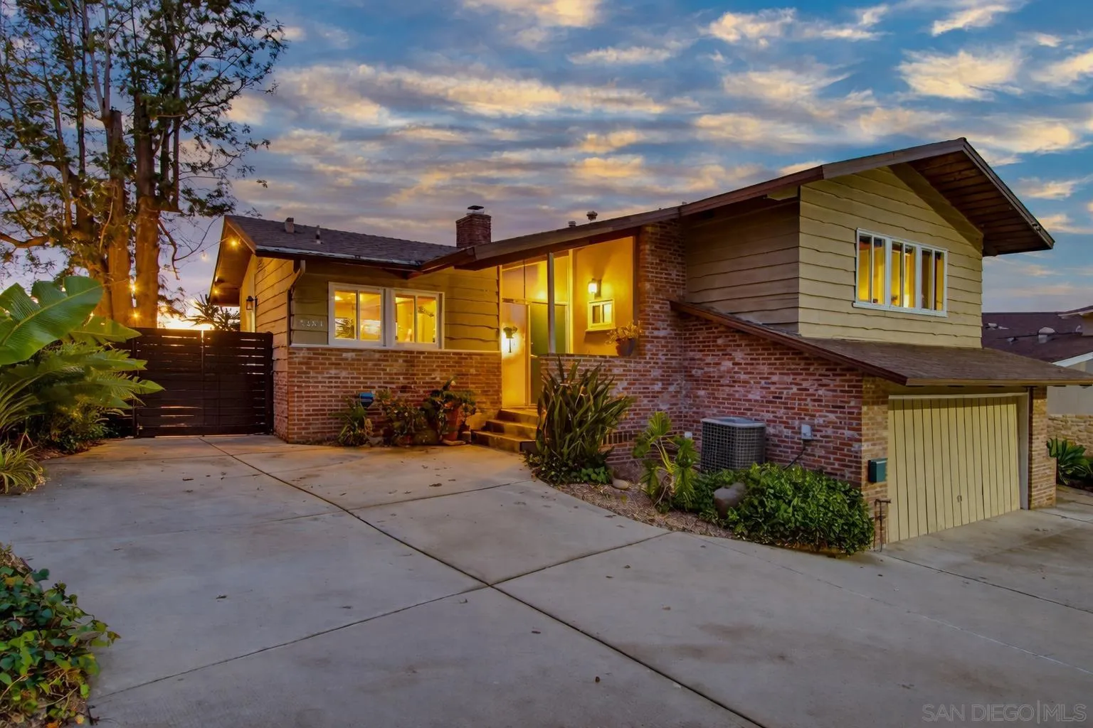 https://cdn.realtyfeed.com/cdn/127/260001773/58bd783529d96cea5c464d06d1296da5.webp