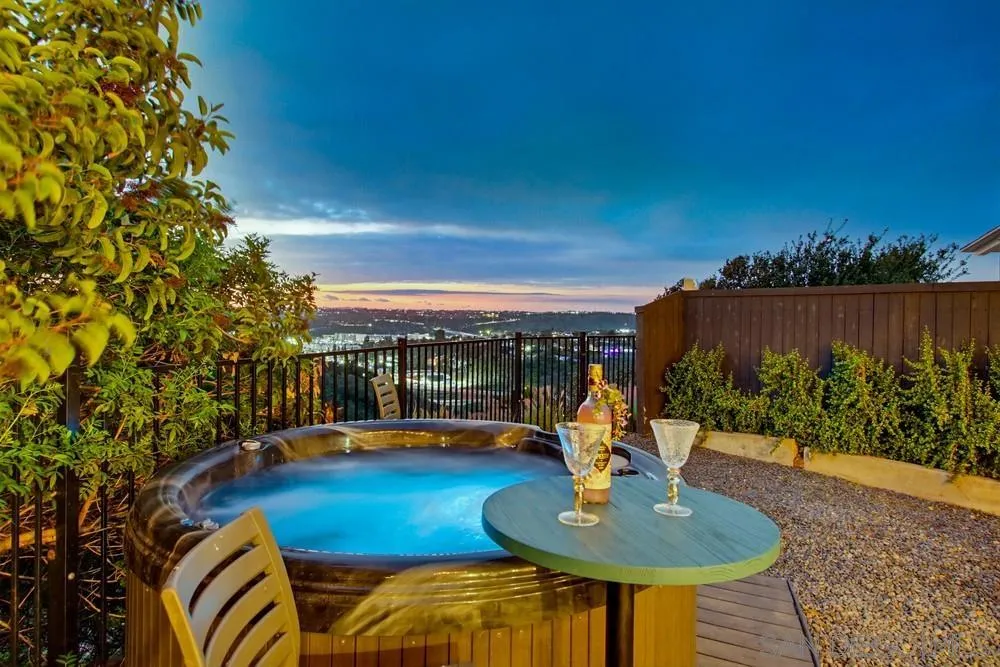 https://cdn.realtyfeed.com/cdn/127/260001773/8a818bffe61ad9a7289249cfa4d0f556.webp