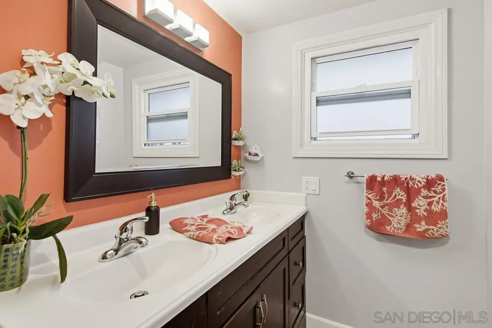 https://cdn.realtyfeed.com/cdn/127/260001773/a367626b5cc7233e8102de37d0f630b7.webp