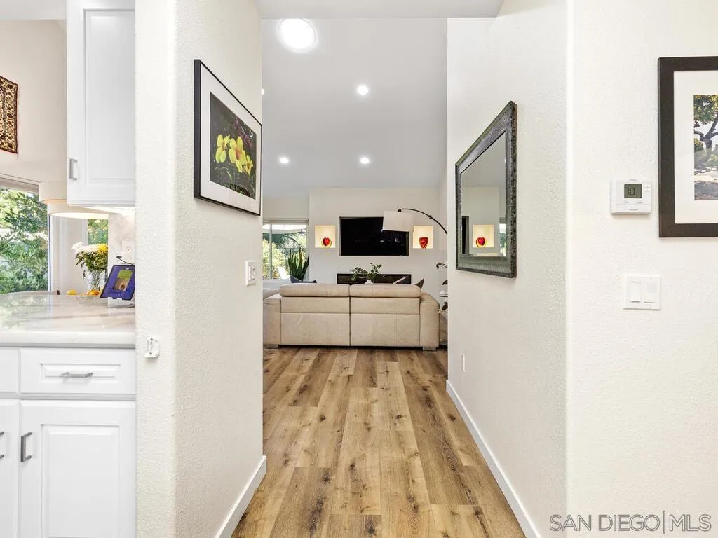 https://cdn.realtyfeed.com/cdn/127/260001775/9b9ba8a52b4b592a65694397999645f5.webp