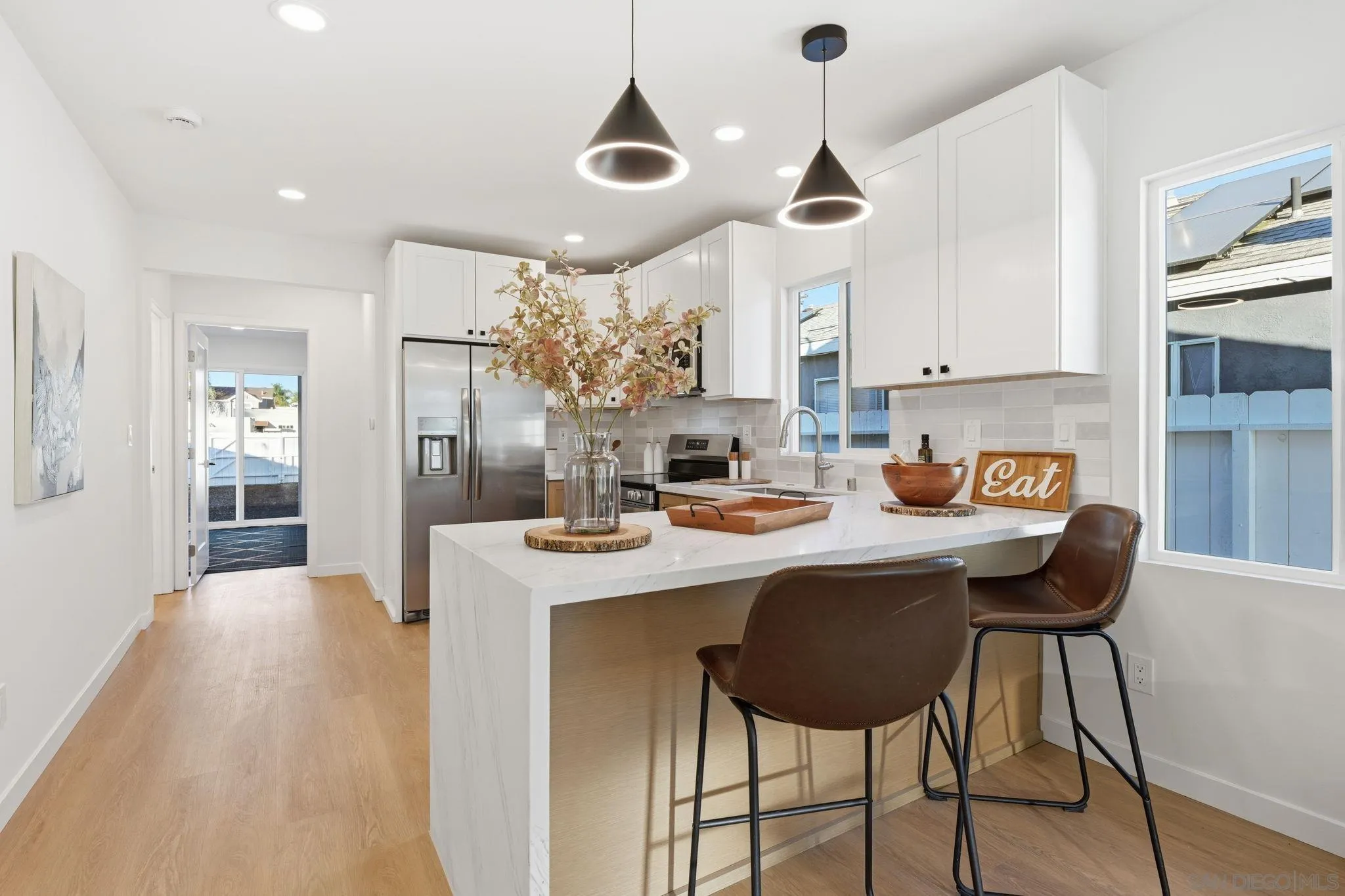 https://cdn.realtyfeed.com/cdn/127/260001777/ef81405f8547df3fe8b79935cc9f5e33.webp