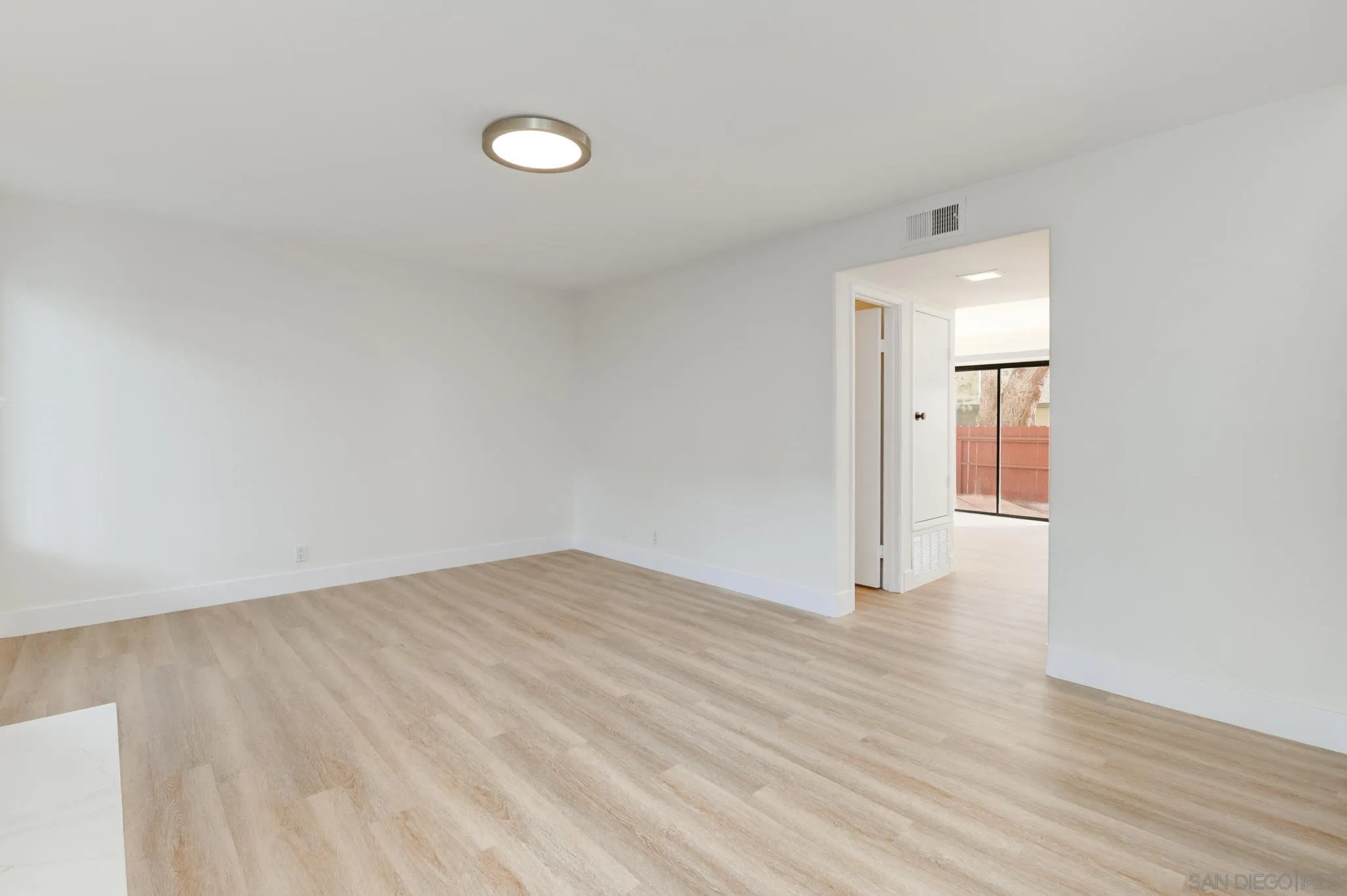 Photo #5: 260001779 Listing: Photo #5