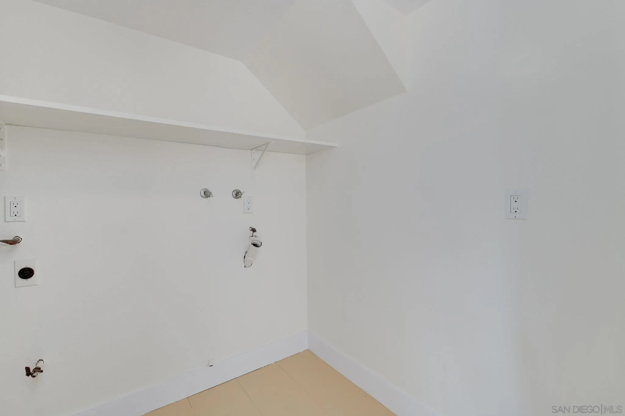 Photo #10: 260001779 Listing: Photo #10