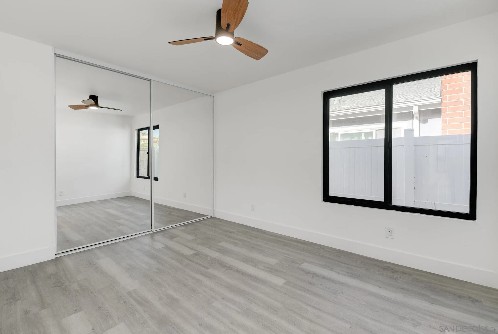 https://cdn.realtyfeed.com/cdn/127/260001781/4921316c1c6ef31f08fdae432521bf3e.webp