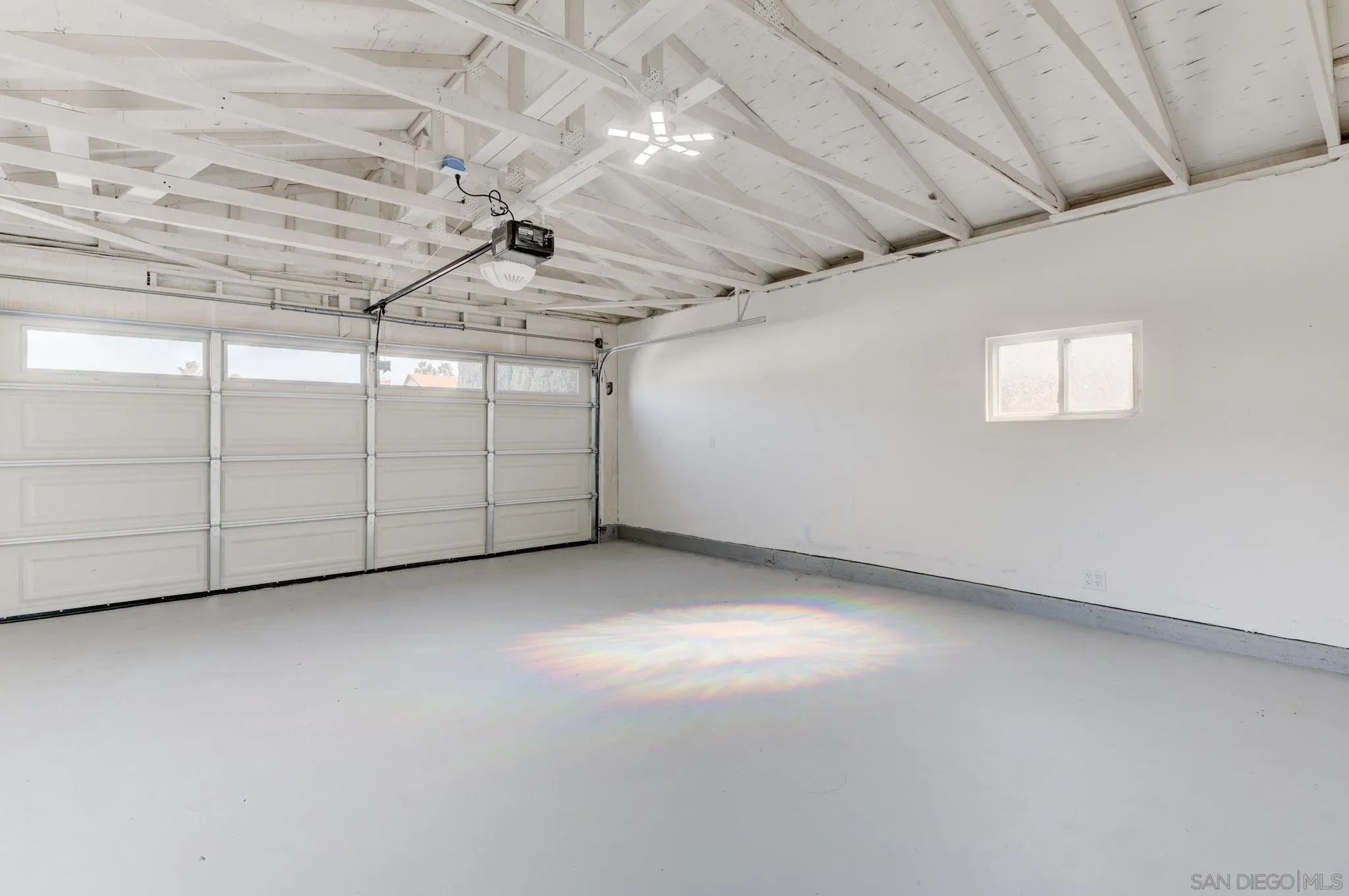 https://cdn.realtyfeed.com/cdn/127/260001781/f33d650860fc3159ae94491d9951ca10.webp