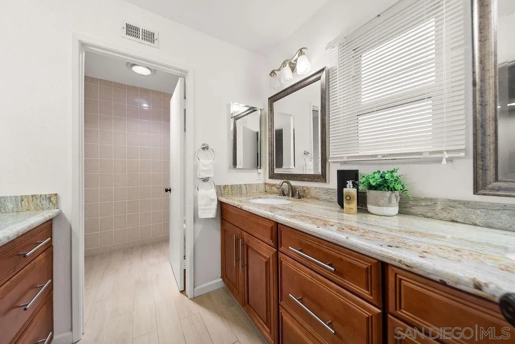 https://cdn.realtyfeed.com/cdn/127/260001783/3a30e988c04b52d257c96eb8084f9ec1.webp