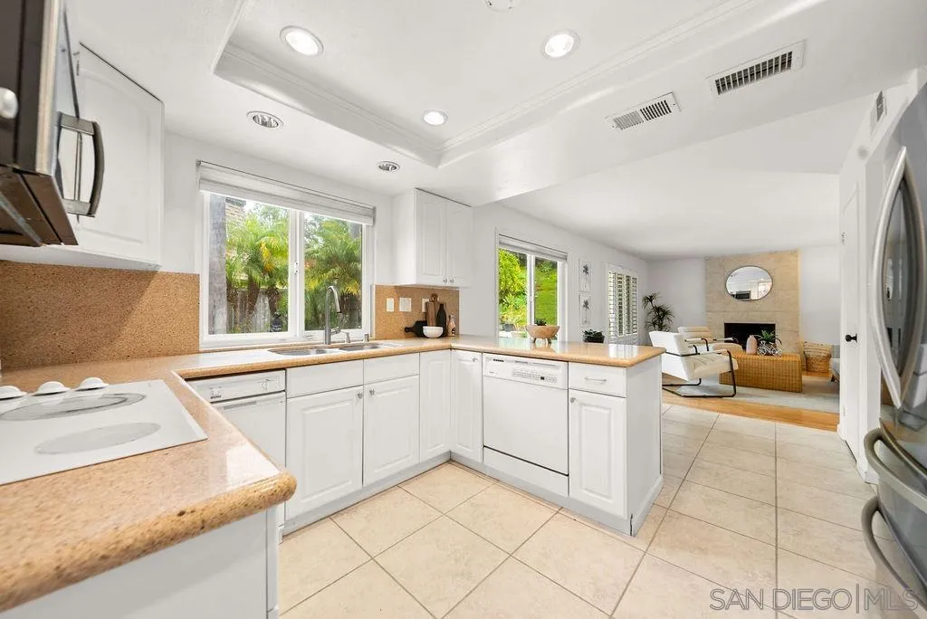 https://cdn.realtyfeed.com/cdn/127/260001783/a4800b625c609edec24948bb5a82801a.webp
