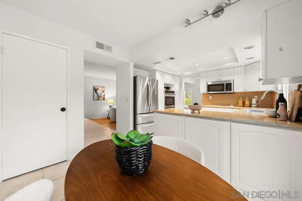 https://cdn.realtyfeed.com/cdn/127/260001783/bffa153d8ae734d63d5e20209f8a84d8.webp