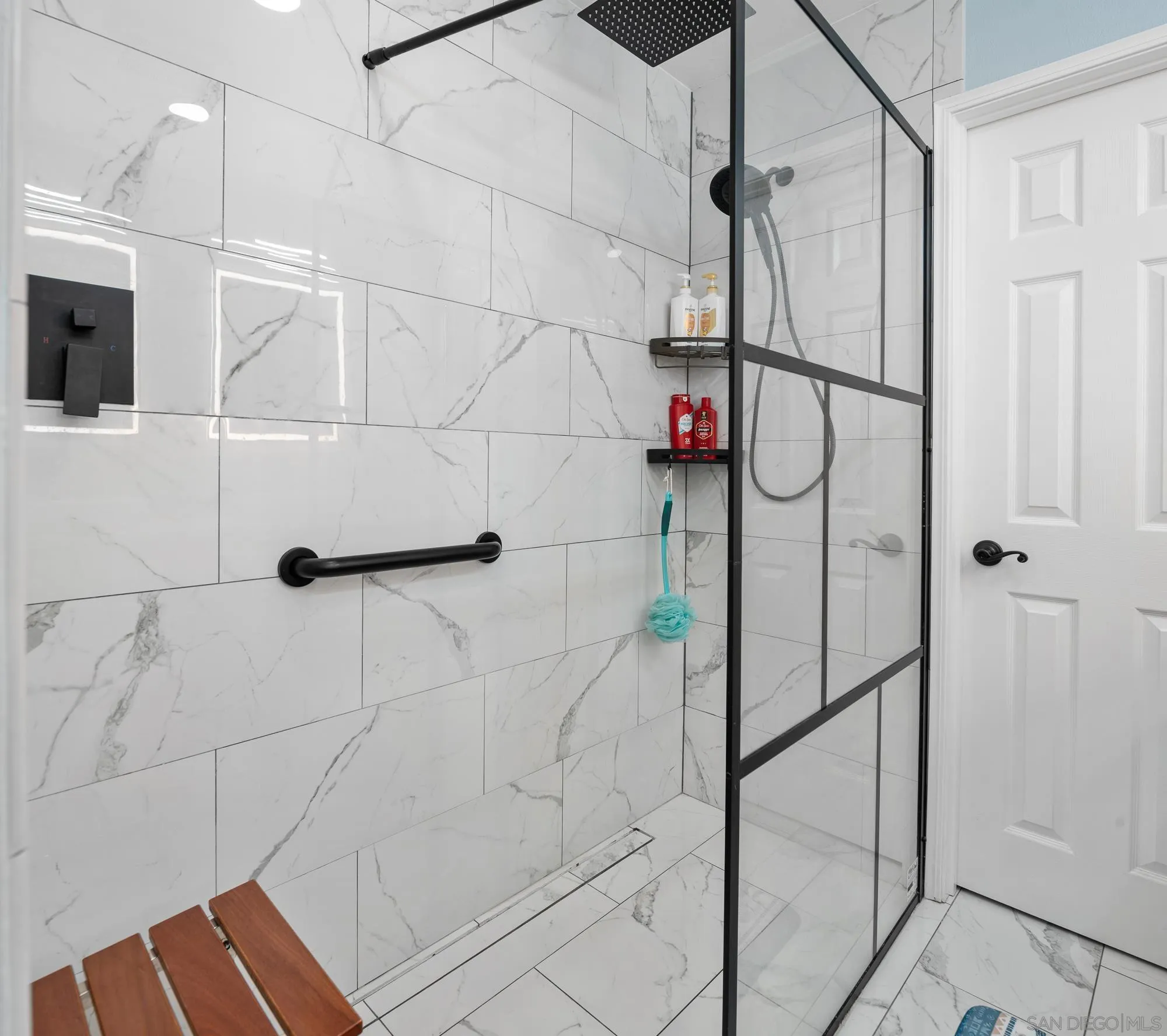 https://cdn.realtyfeed.com/cdn/127/260001784/599c86f6fedf4a686b9b669355fe0015.webp