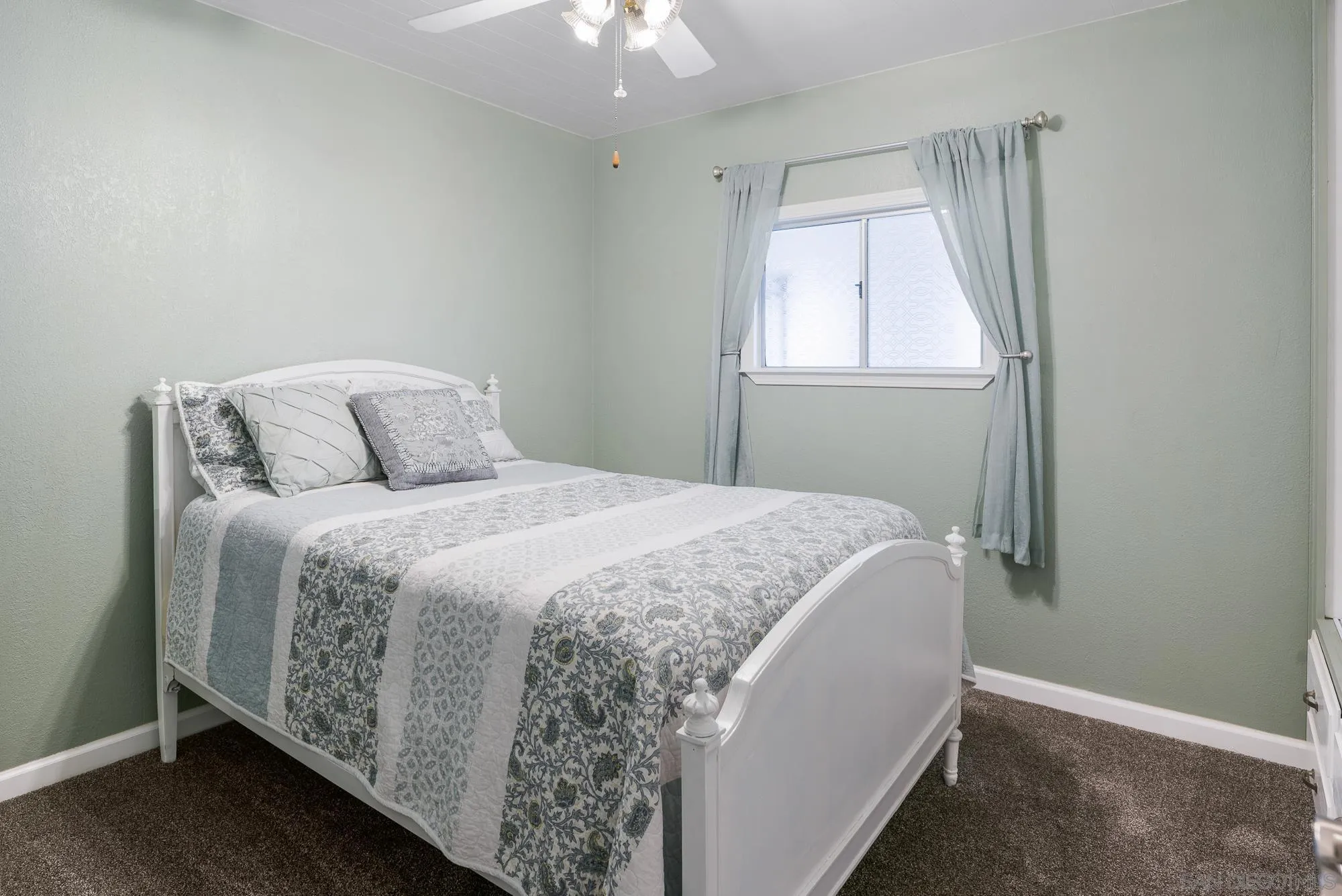 https://cdn.realtyfeed.com/cdn/127/260001784/8d6a368bb282538658961abfec05b0c3.webp