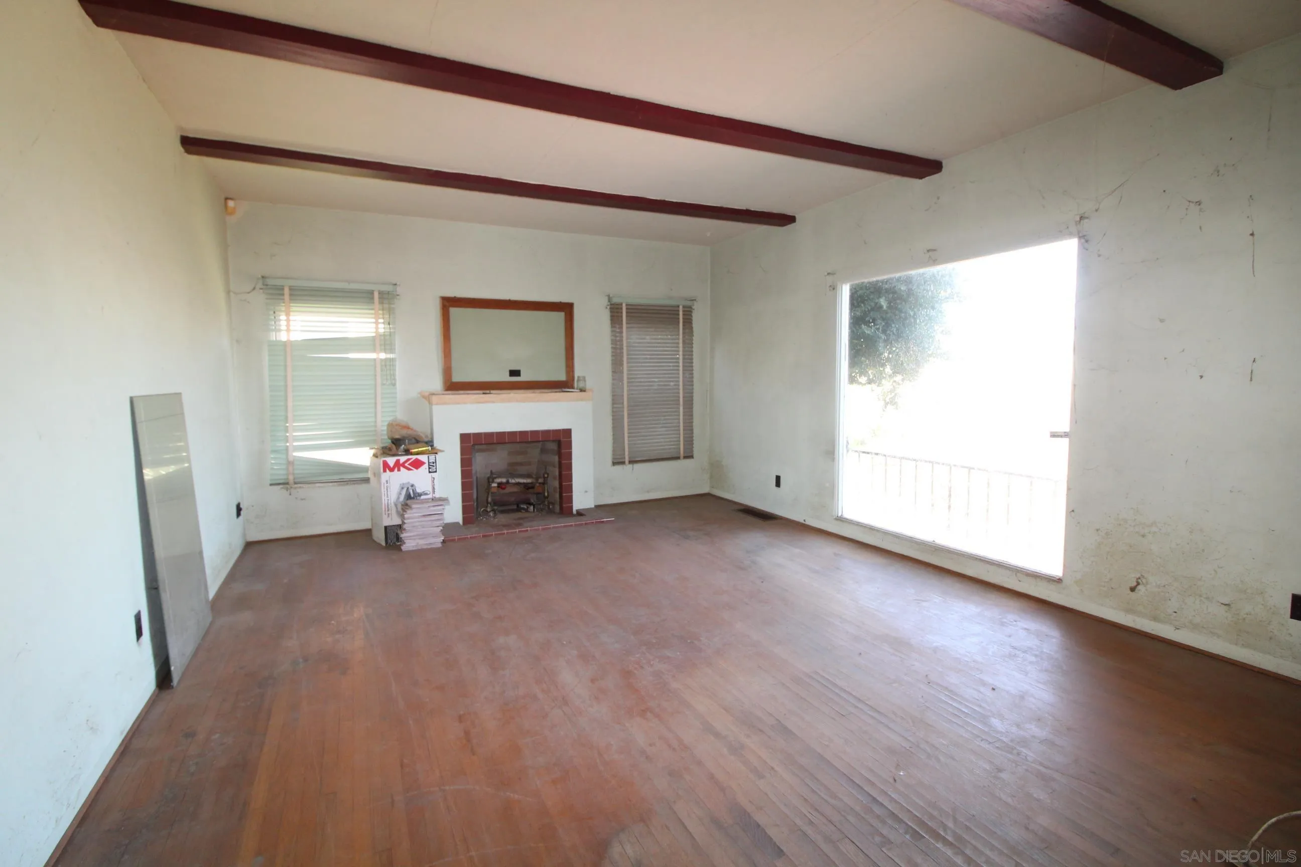 https://cdn.realtyfeed.com/cdn/127/260001785/acd5b344635cb1517885953ea7d567ef.webp