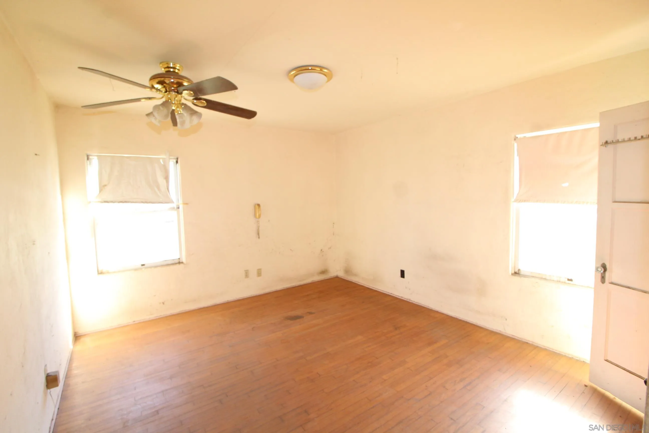 https://cdn.realtyfeed.com/cdn/127/260001785/c60a65766850c54a8805e915e16b9553.webp
