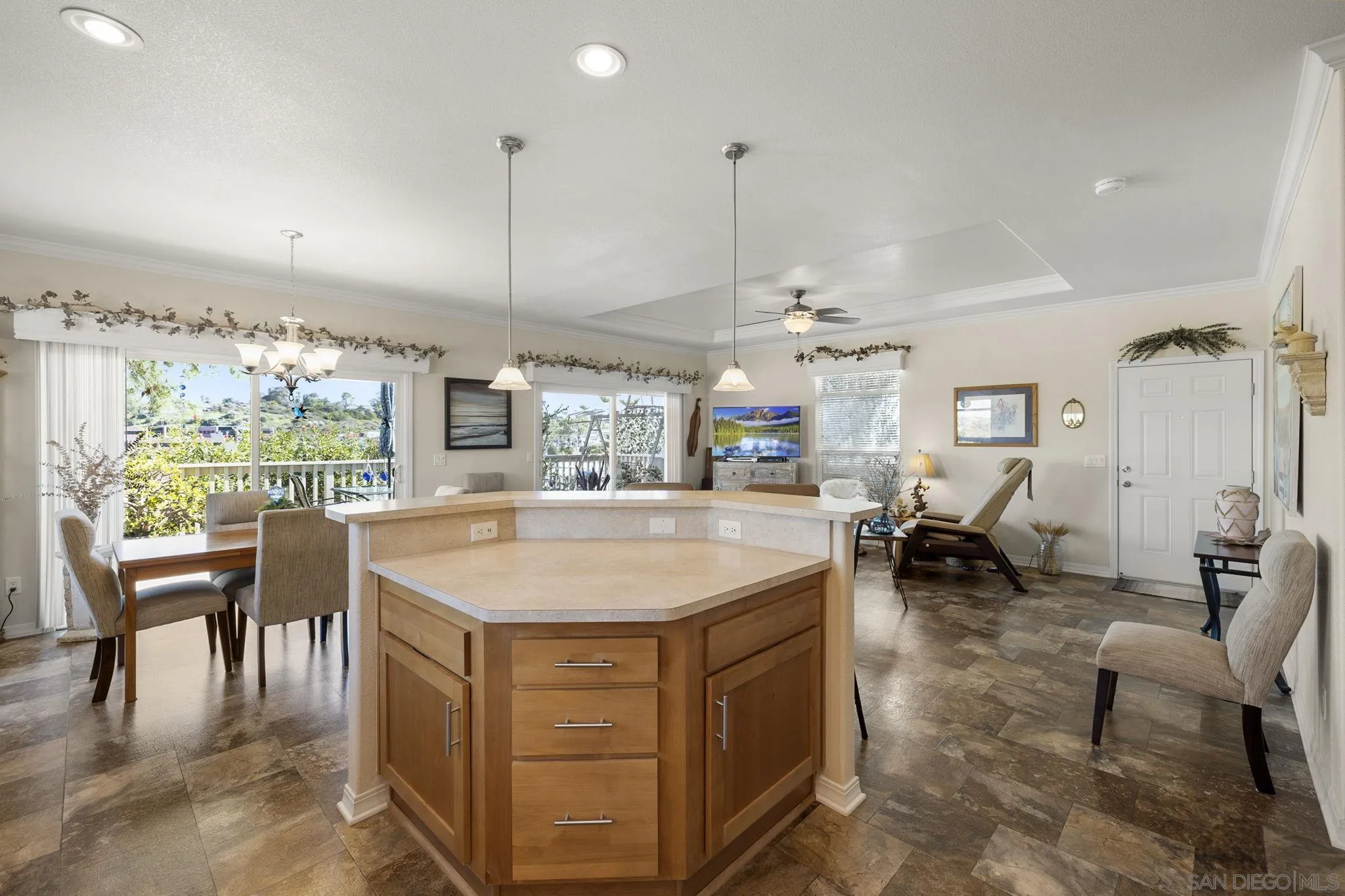 https://cdn.realtyfeed.com/cdn/127/260001787/5150e37cc03b94c0534e9b558e615e9f.webp
