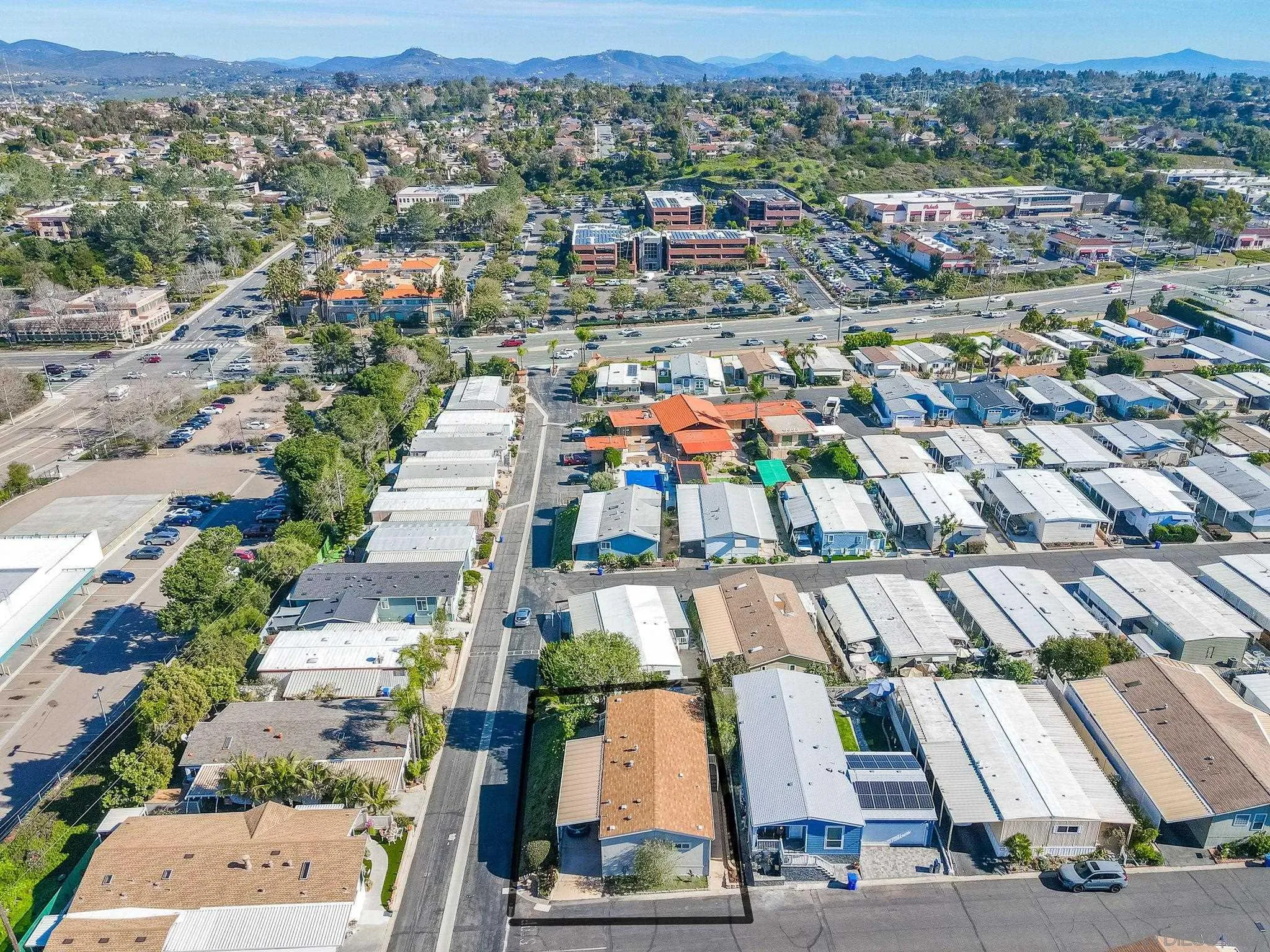 https://cdn.realtyfeed.com/cdn/127/260001787/e7e4c0781e49158353f22e9ec257e041.webp