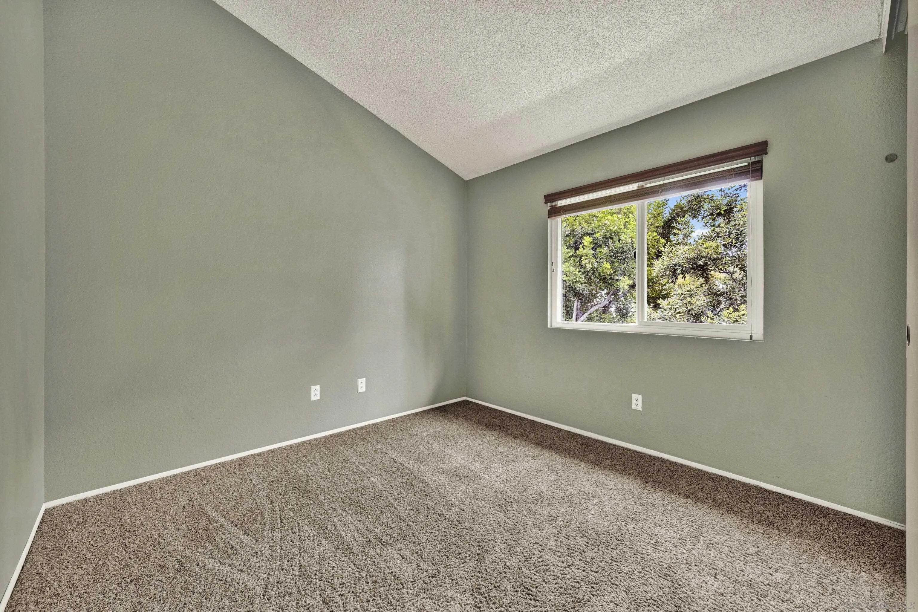 https://cdn.realtyfeed.com/cdn/127/260001789/b7fc9c2cef40234633c7f44aacce2207.webp