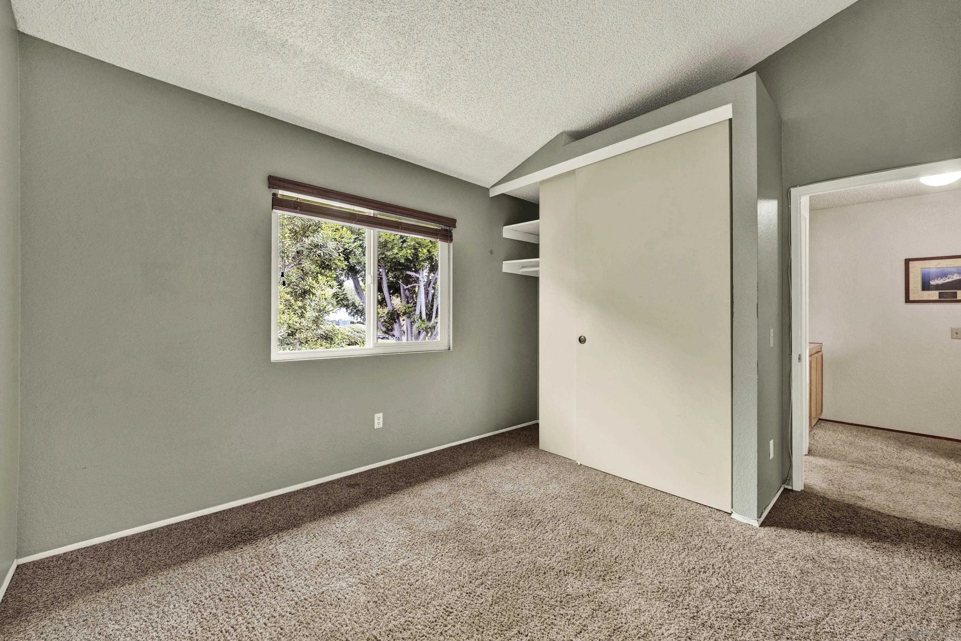 https://cdn.realtyfeed.com/cdn/127/260001789/b9a86c9ec39f9b5b9637de3f0a8b61f7.webp