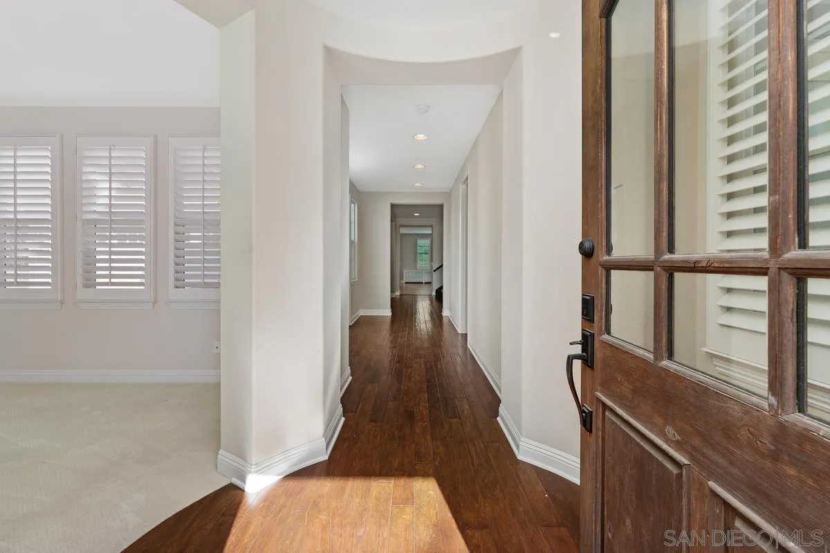 https://cdn.realtyfeed.com/cdn/127/260001791/383710adc601875589d1aa698a17e7b9.webp