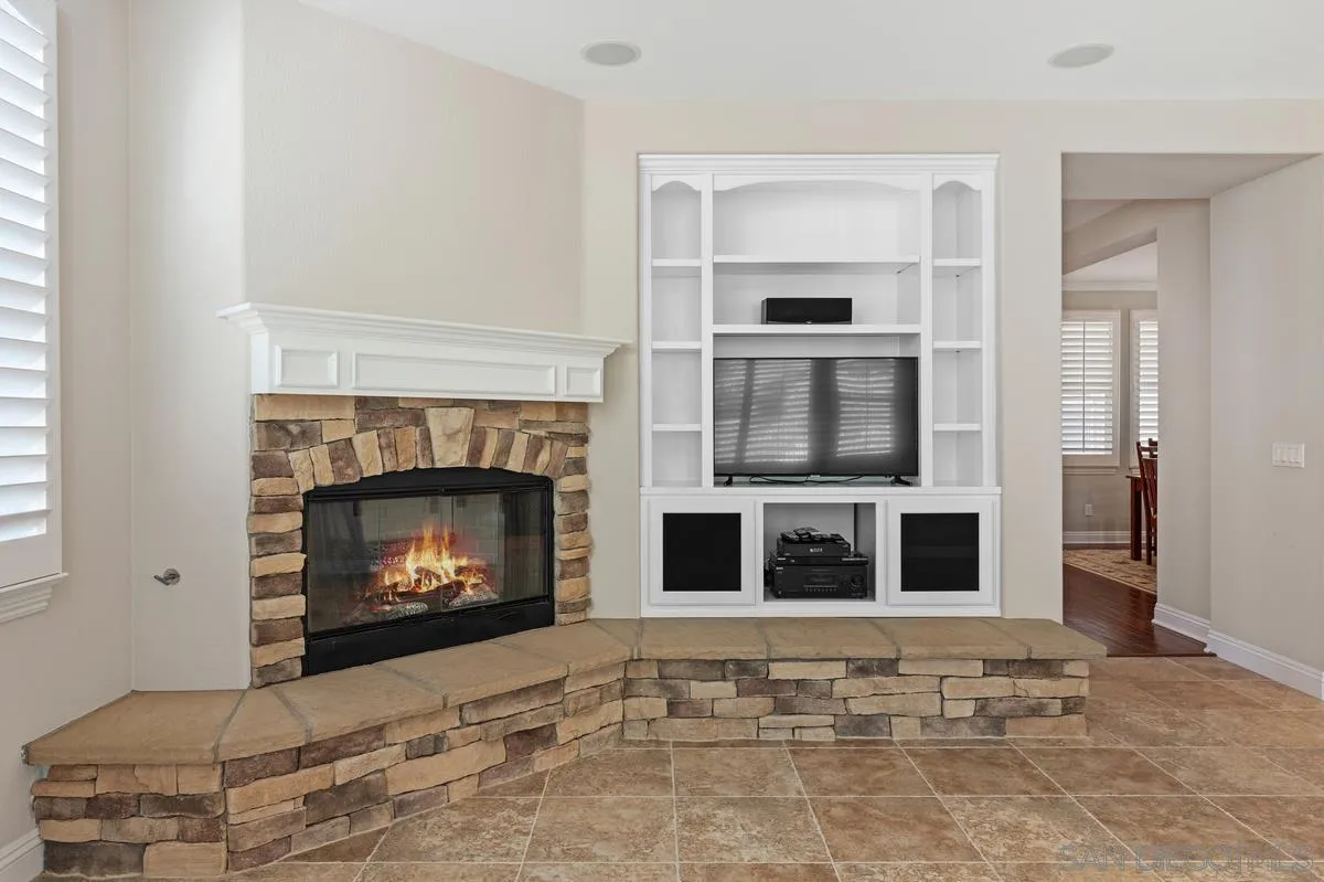 https://cdn.realtyfeed.com/cdn/127/260001791/4d1c699adfeadc45e63d070ca9a8263f.webp
