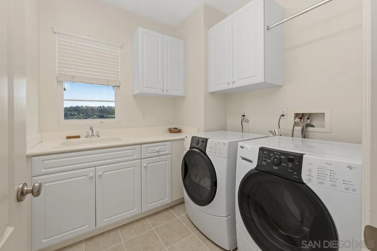 https://cdn.realtyfeed.com/cdn/127/260001791/8e20331b0df14a216d396248c209048c.webp