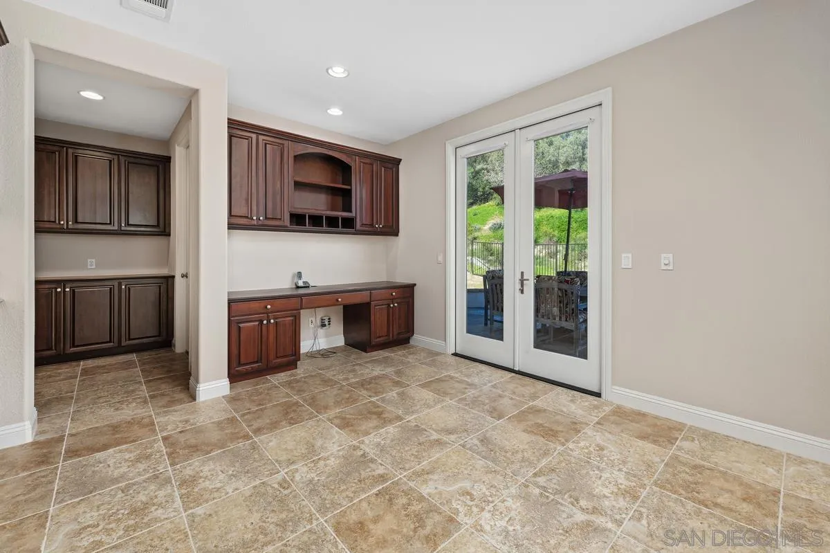 https://cdn.realtyfeed.com/cdn/127/260001791/d49594115f1bedea54abfdb931ba5a42.webp