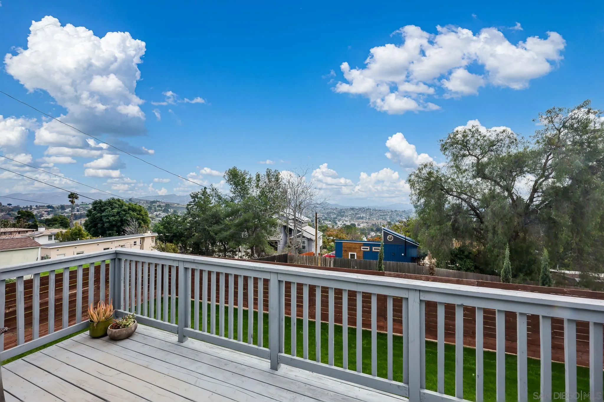 https://cdn.realtyfeed.com/cdn/127/260001794/5e061a21eb14f06886956d9c04808a46.webp