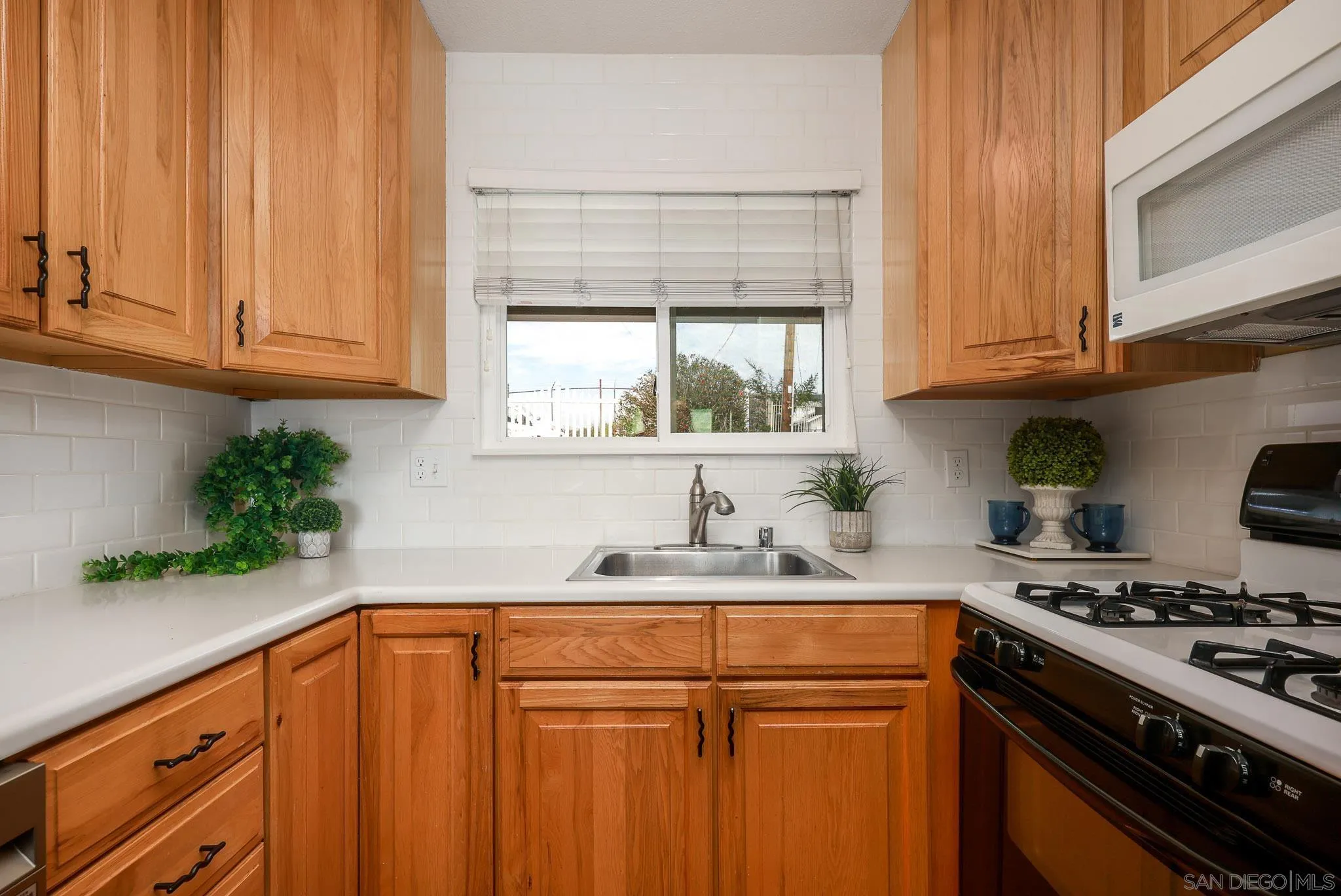 https://cdn.realtyfeed.com/cdn/127/260001794/bb27c503c02c55cc518b3516667e28dc.webp