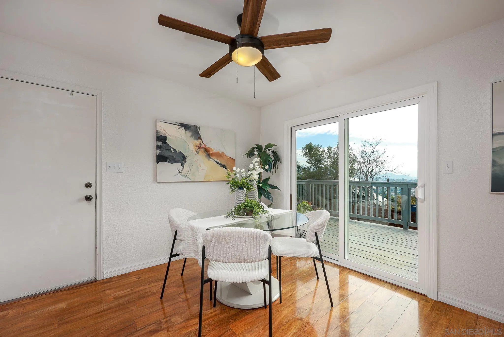 https://cdn.realtyfeed.com/cdn/127/260001794/edaa931678ee4a447ba579a6c05c44e4.webp