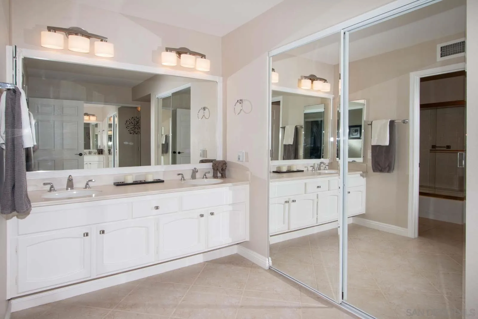 https://cdn.realtyfeed.com/cdn/127/260001795/78c92bb8339322d0cd1c4f2a3e70e739.webp