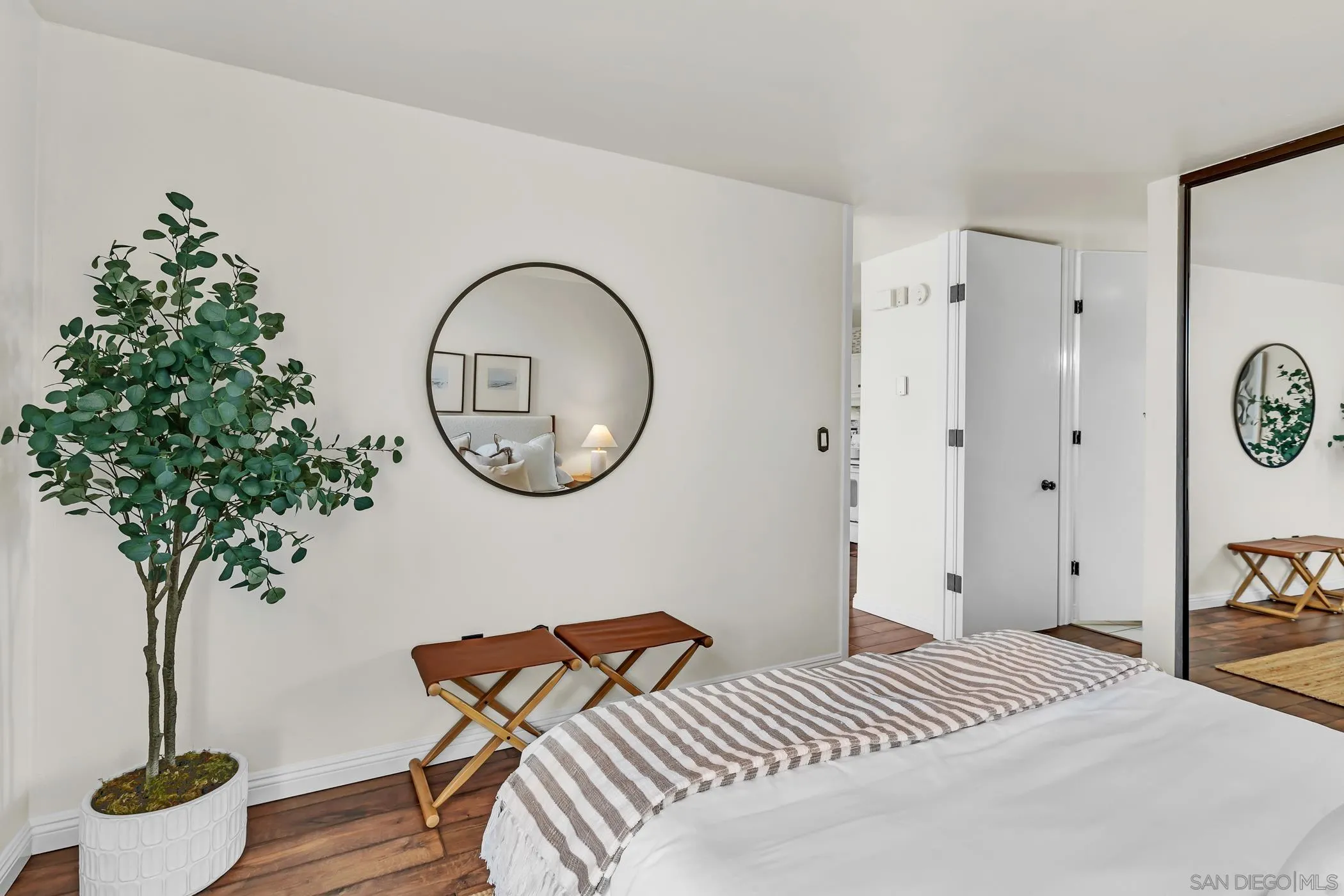 Photo #8: 260001796 Listing: Photo #8