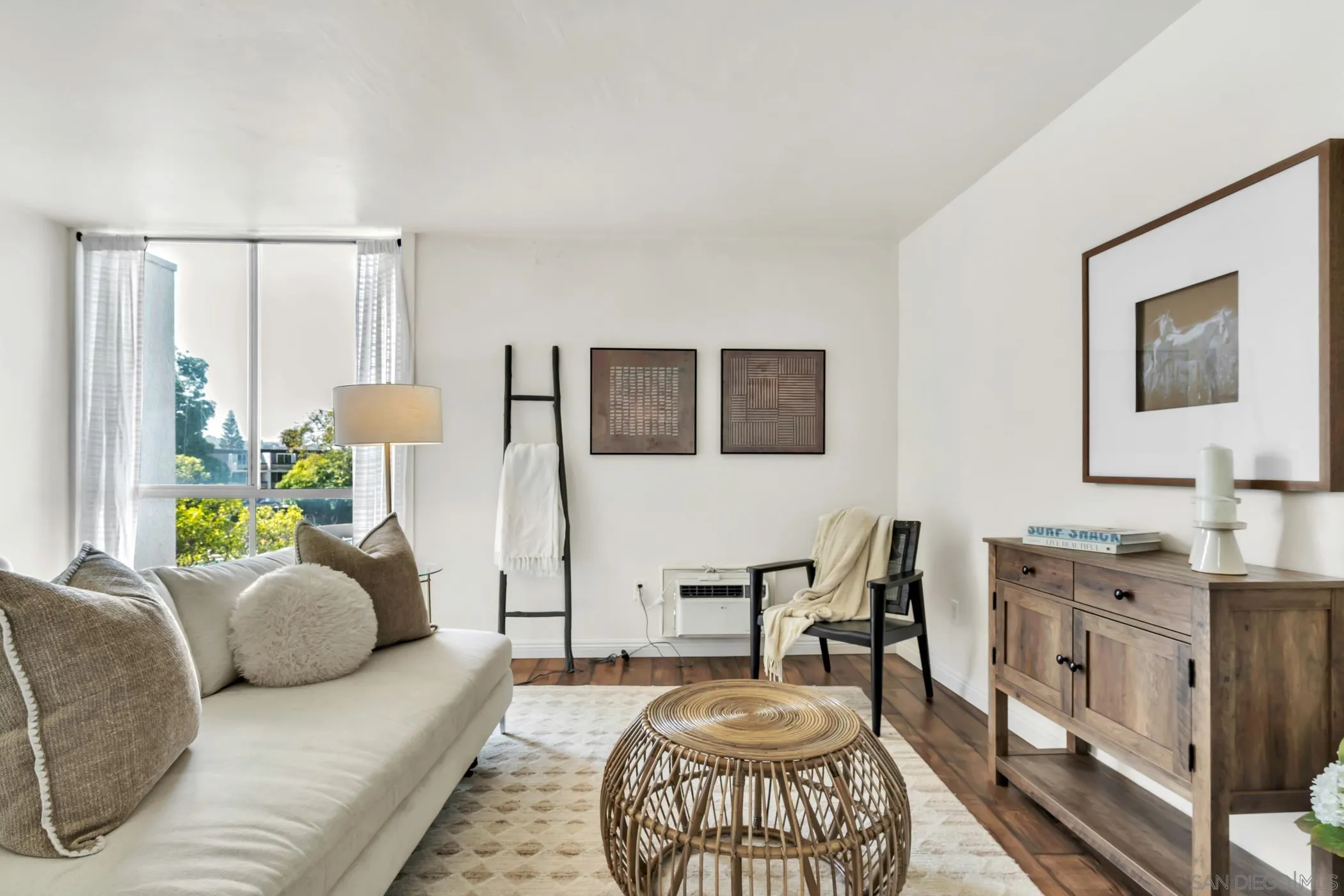 Photo #1: 260001796 Listing: Photo #1