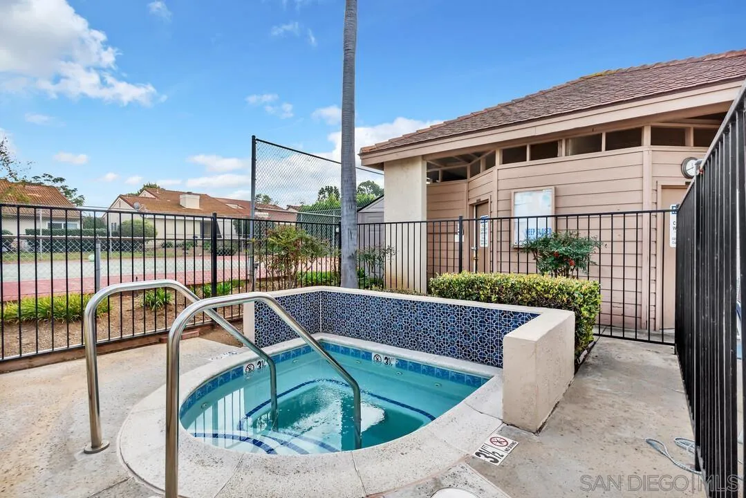 https://cdn.realtyfeed.com/cdn/127/260001797/0ff6e6157facafc98dd60028edd94829.webp