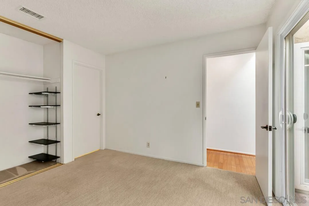 https://cdn.realtyfeed.com/cdn/127/260001797/5c883859f04f89d22938bc8309402a2a.webp